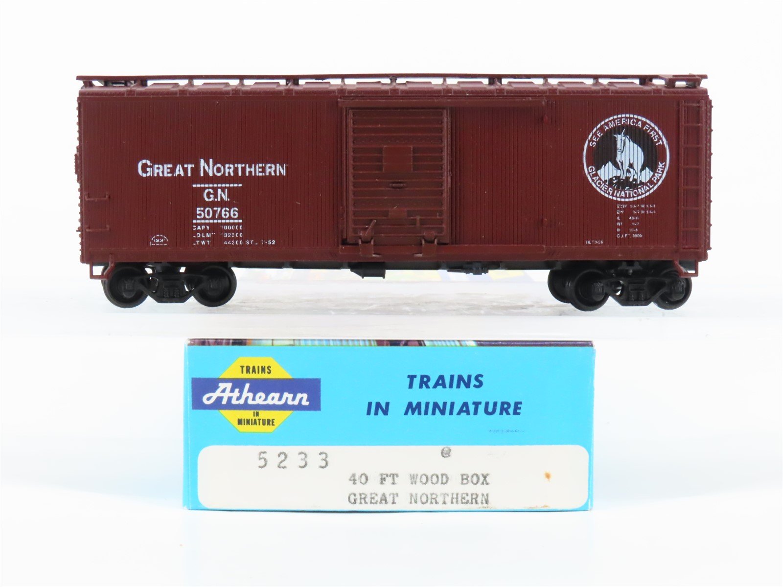 HO Athearn 5233 GN Great Northern Glacier National Park 40' Wood Box Car #50766