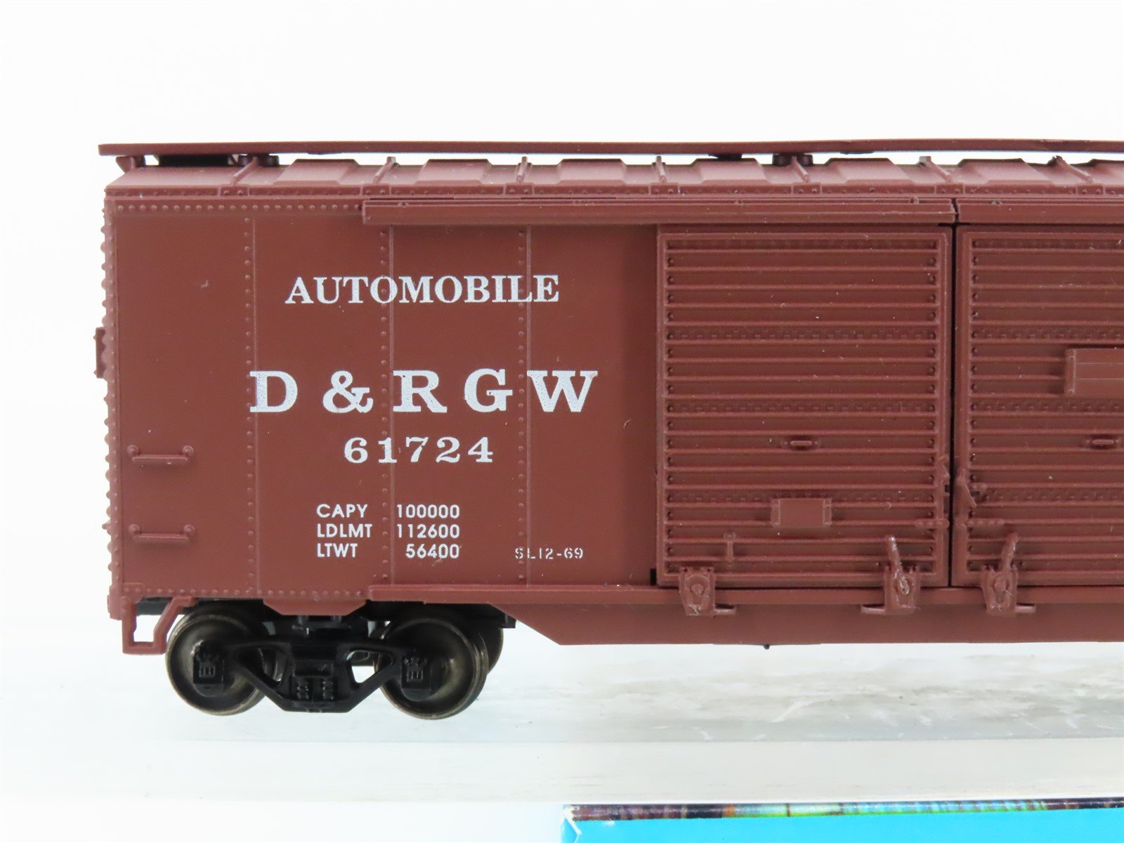 HO Scale Athearn 5039 D&RGW Rio Grande 50' Auto Box Car #61724 - Upgraded