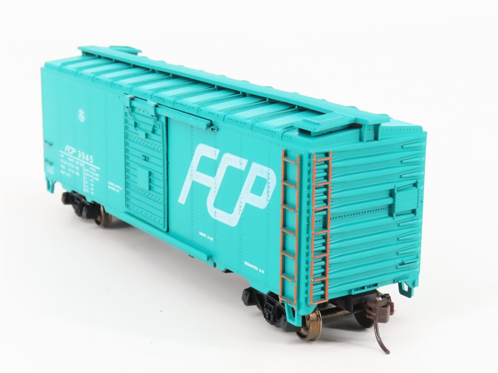 HO Scale Athearn FCP Ferrocarril del Pacífico 40' Box Car #3945 - Upgraded