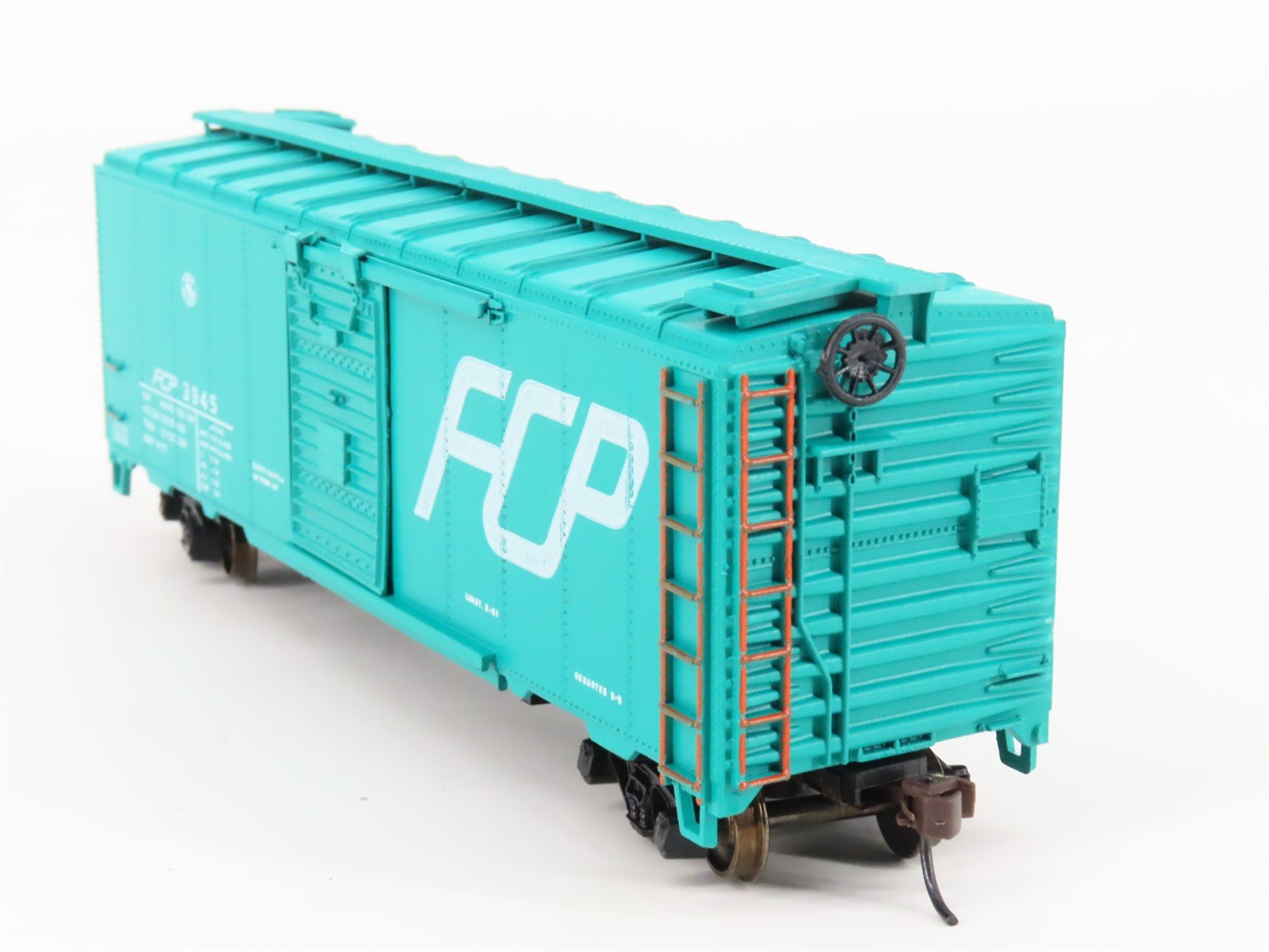 HO Scale Athearn FCP Ferrocarril del Pacífico 40' Box Car #3945 - Upgraded