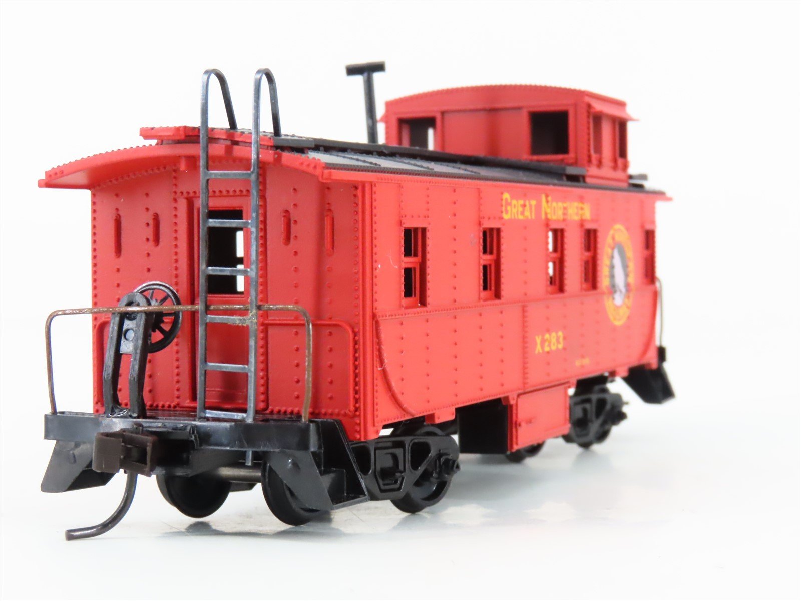 HO Scale Athearn 1260 GN Great Northern Offset Cupola Steel Caboose #X283