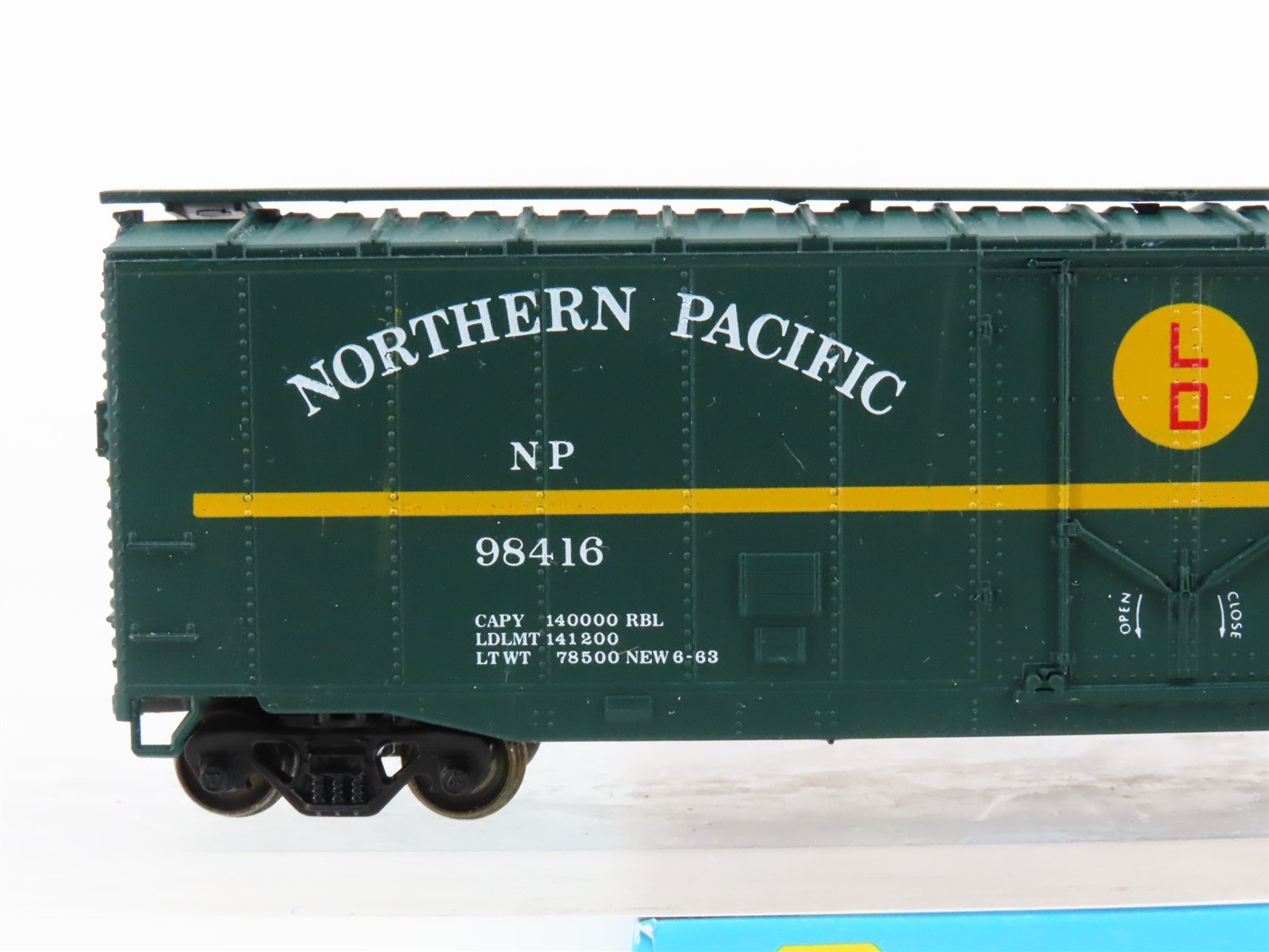 HO Athearn Bev-Bel 835-2 NP Northern Pacific 50' Box Car #98416 - Upgraded