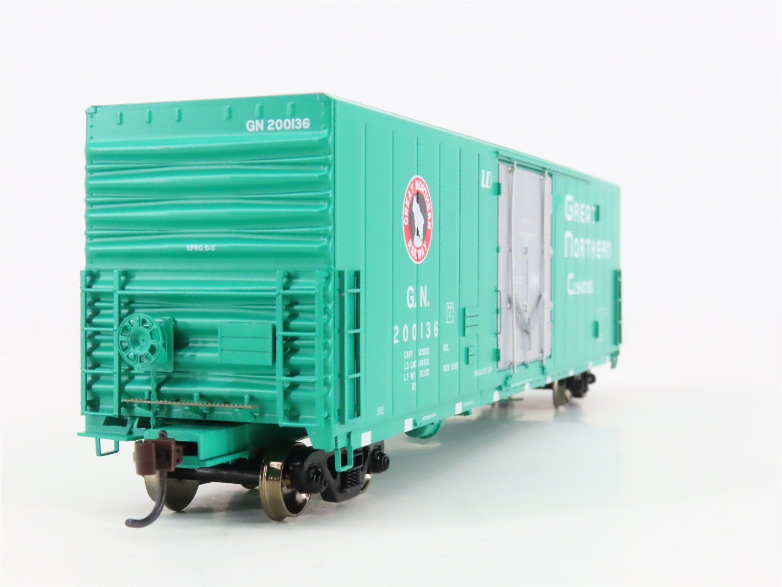 HO Scale Athearn 88957 GN Great Northern Railway 50' Plug Door Box Car #200136