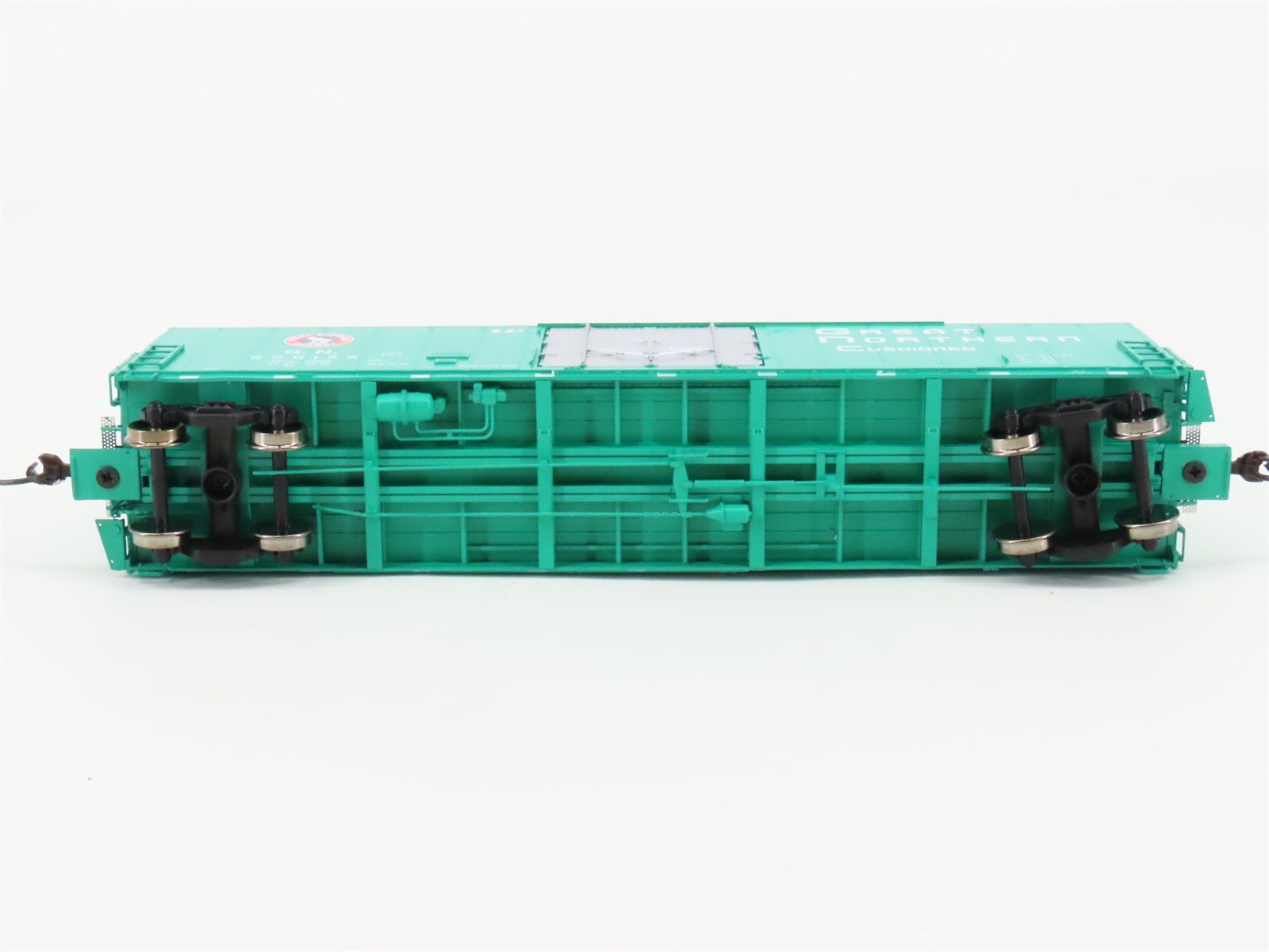 HO Scale Athearn 88957 GN Great Northern Railway 50' Plug Door Box Car #200136