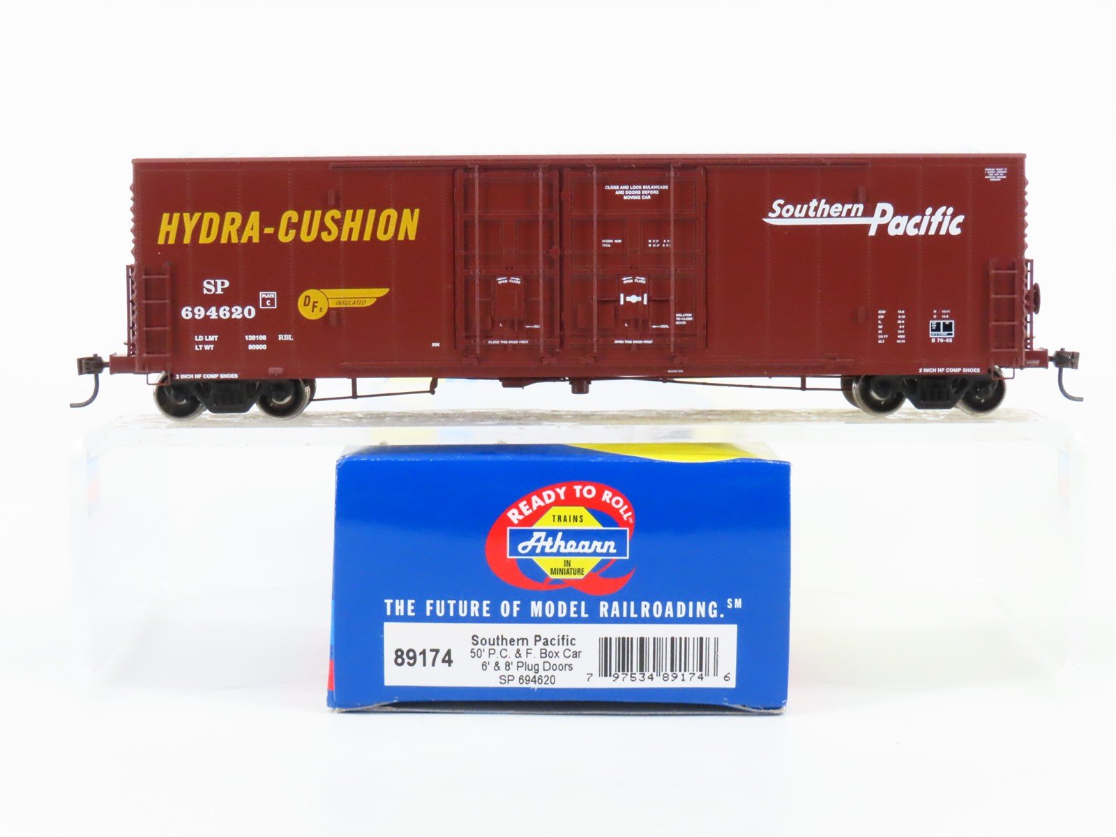 HO Scale Athearn 89174 SP Southern Pacific 50' Plug Doors Box Car #694620