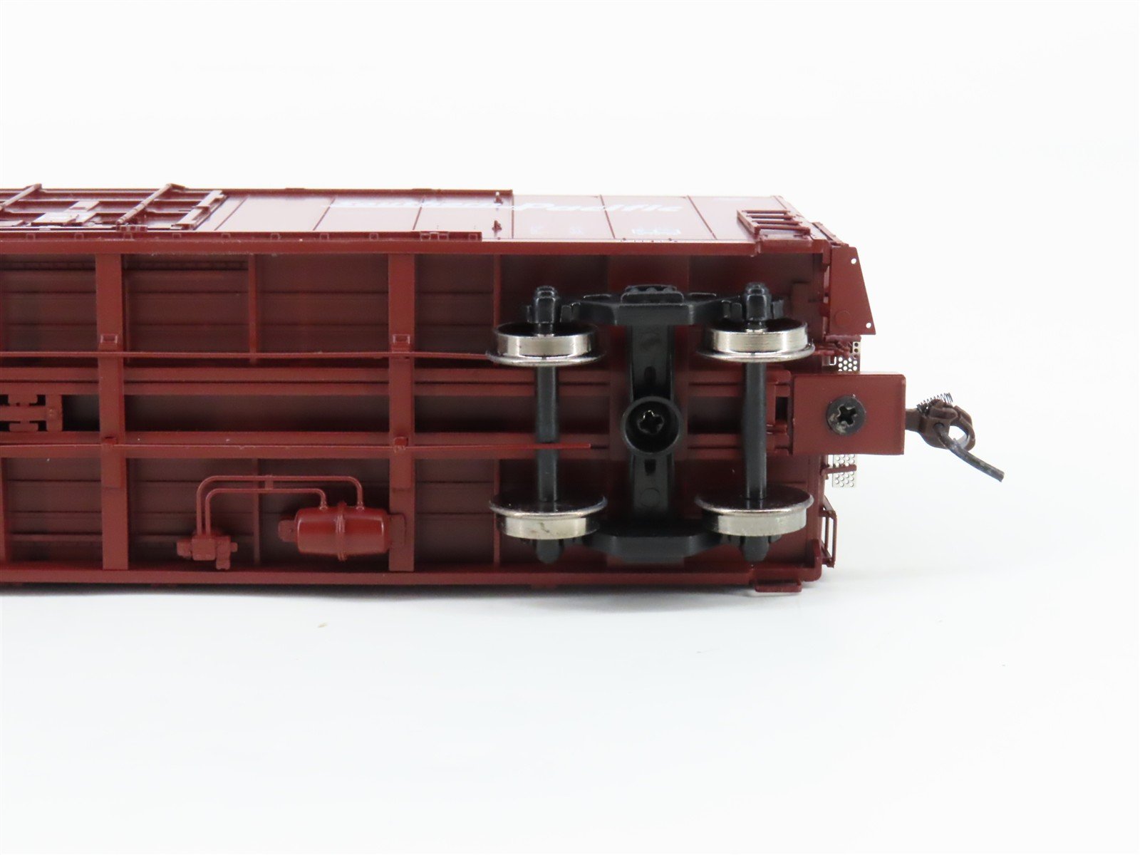 HO Scale Athearn 89174 SP Southern Pacific 50' Plug Doors Box Car #694620