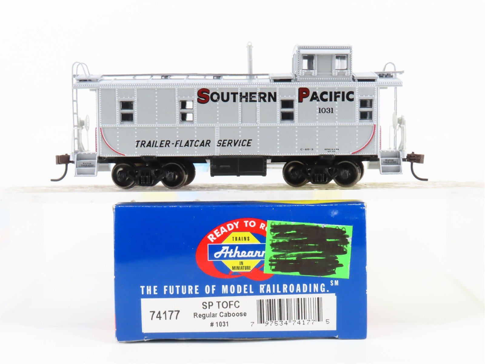 HO Scale Athearn 74177 SP Southern Pacific Railroad TOFC Cupola Caboose #1031