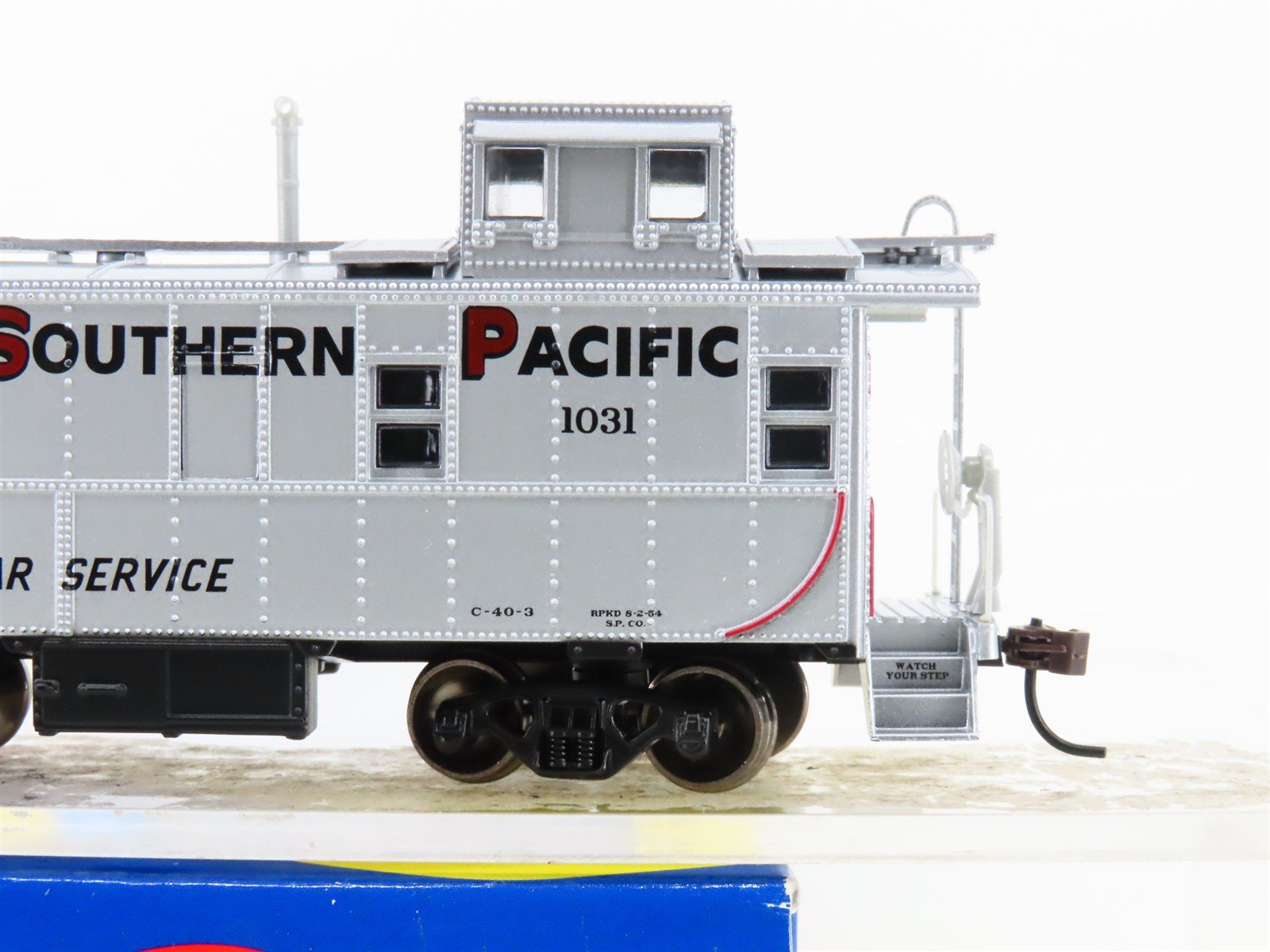 HO Scale Athearn 74177 SP Southern Pacific Railroad TOFC Cupola Caboose #1031