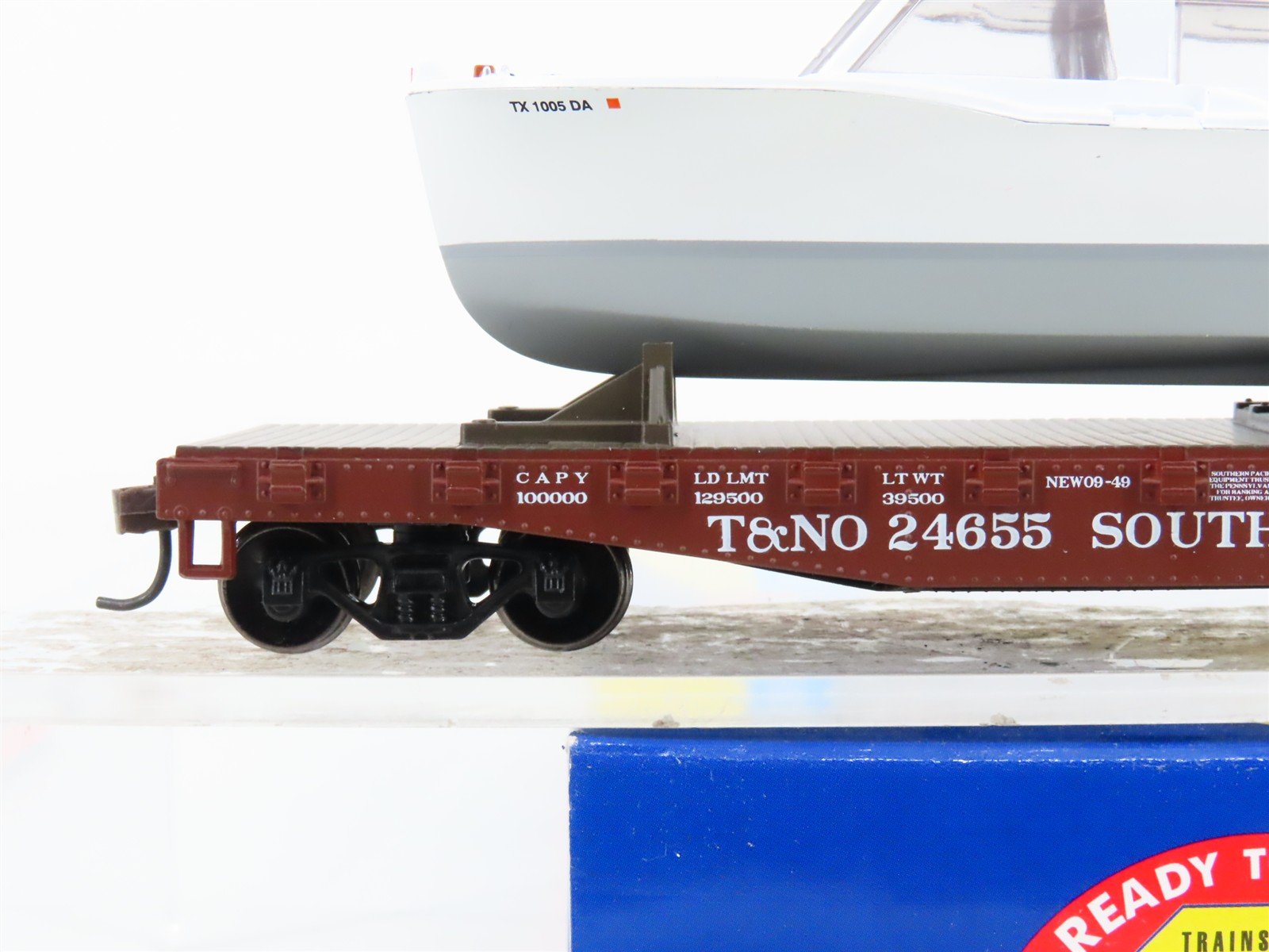 HO Scale Athearn 92185 T&NO SP Southern Pacific 40' Flat Car #24655 w/ Boat