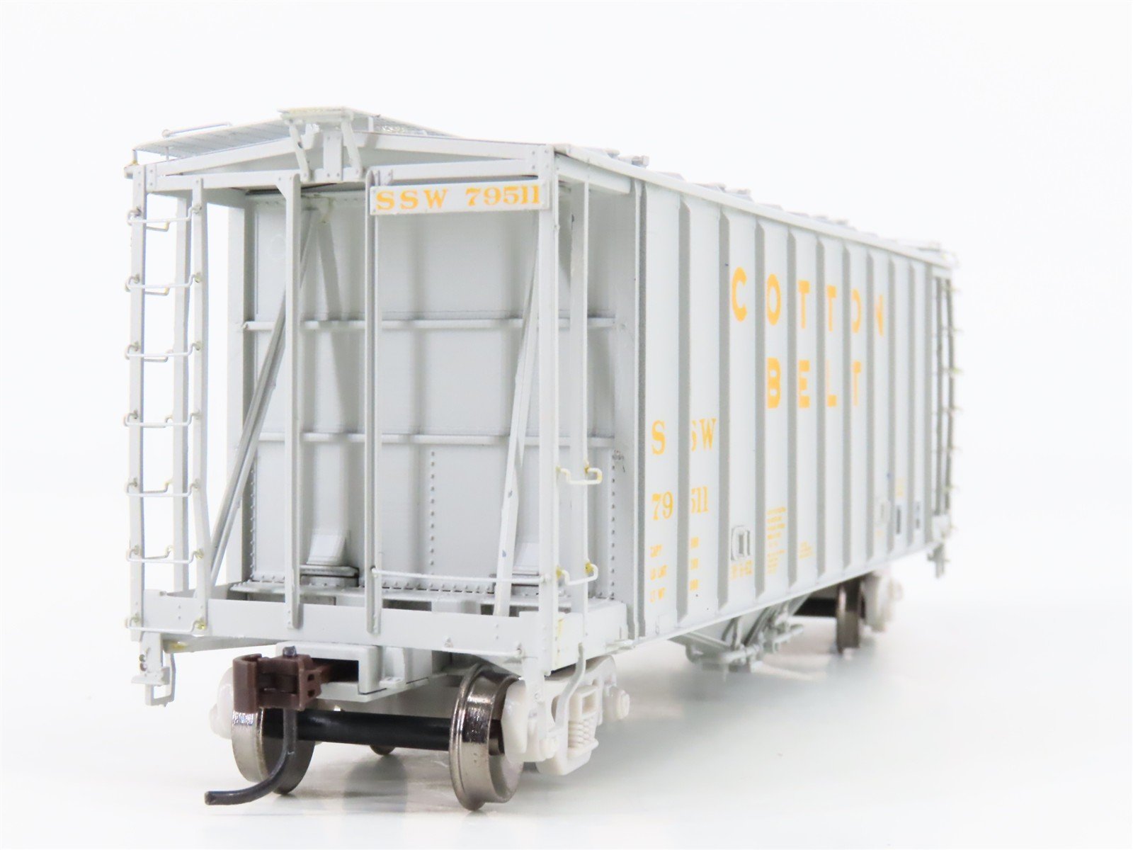 HO Scale Athearn 87504 SSW Cotton Belt 40' Airslide Covered Hopper #79511