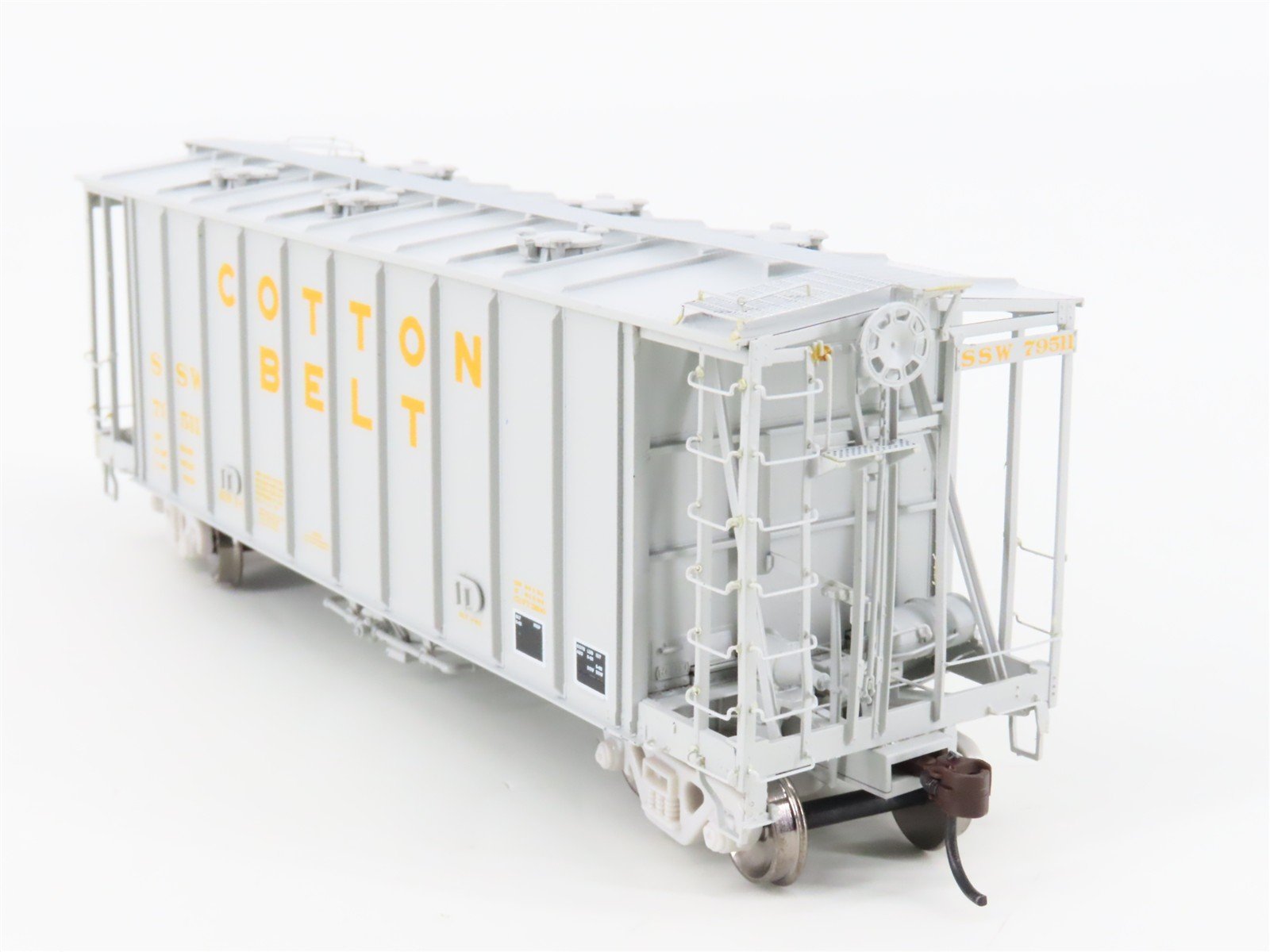 HO Scale Athearn 87504 SSW Cotton Belt 40' Airslide Covered Hopper #79511