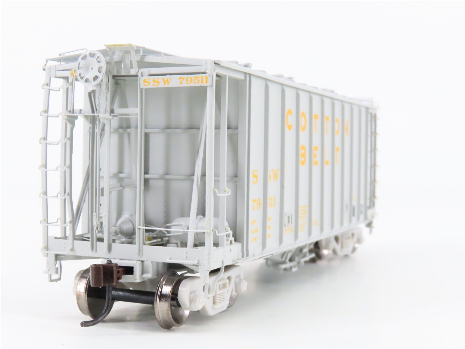 HO Scale Athearn 87504 SSW Cotton Belt 40' Airslide Covered Hopper #79511