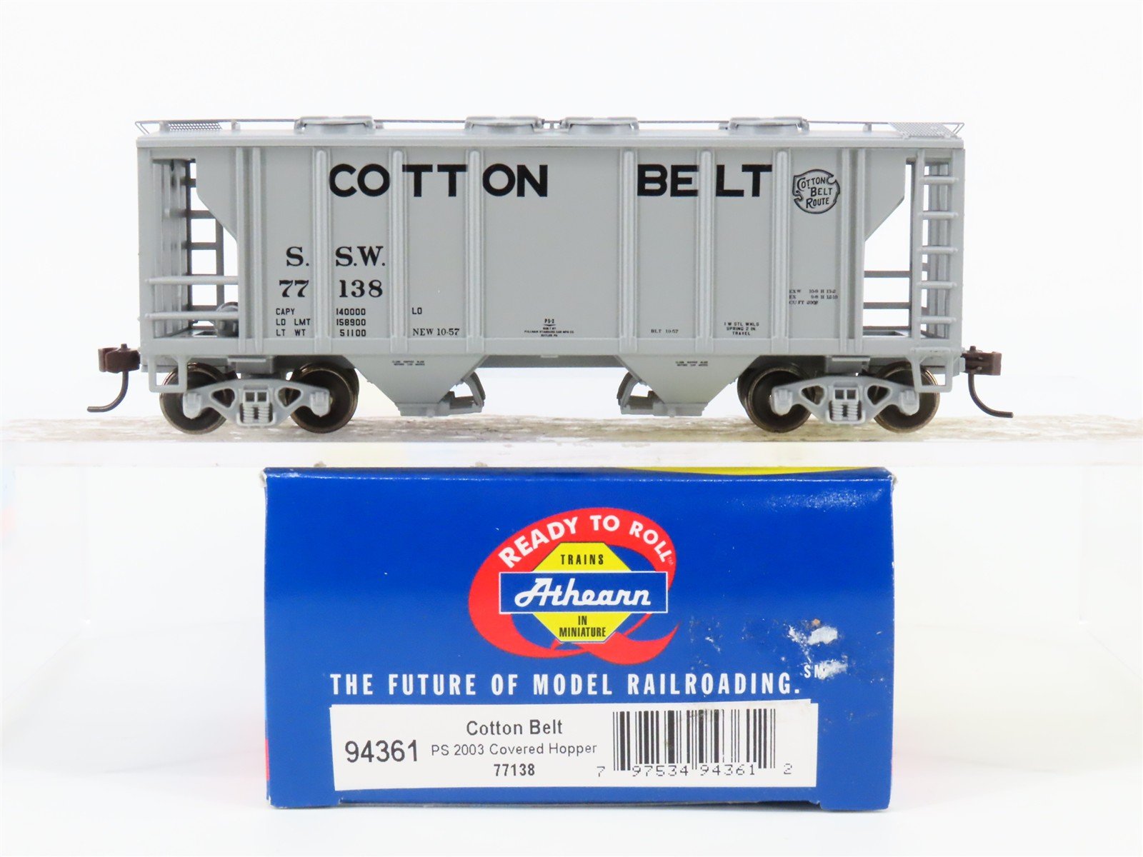 HO Scale Athearn 94361 SSW Cotton Belt Route 2-Bay Covered Hopper #77138