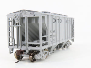 HO Scale Athearn 94361 SSW Cotton Belt Route 2-Bay Covered Hopper #77138