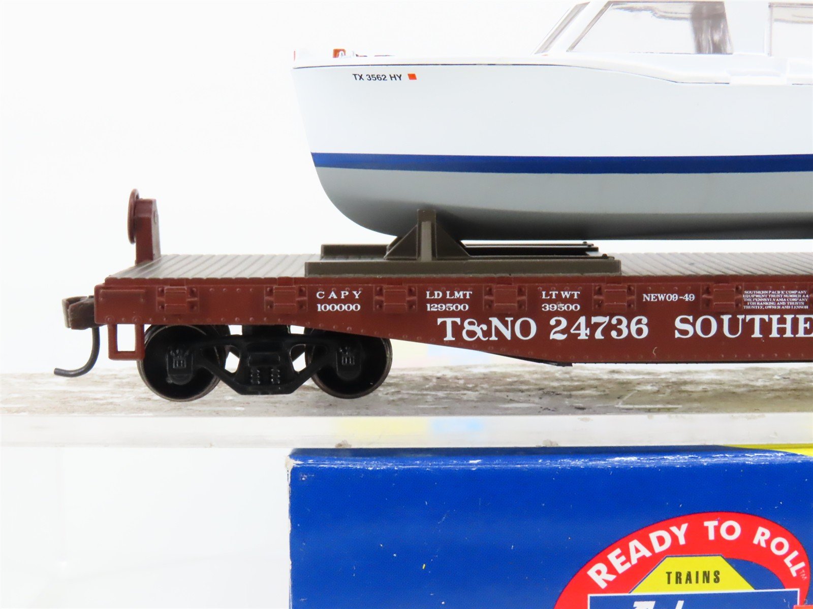 HO Scale Athearn 92186 T&NO SP Southern Pacific 40' Flat Car #24736 w/ Boat