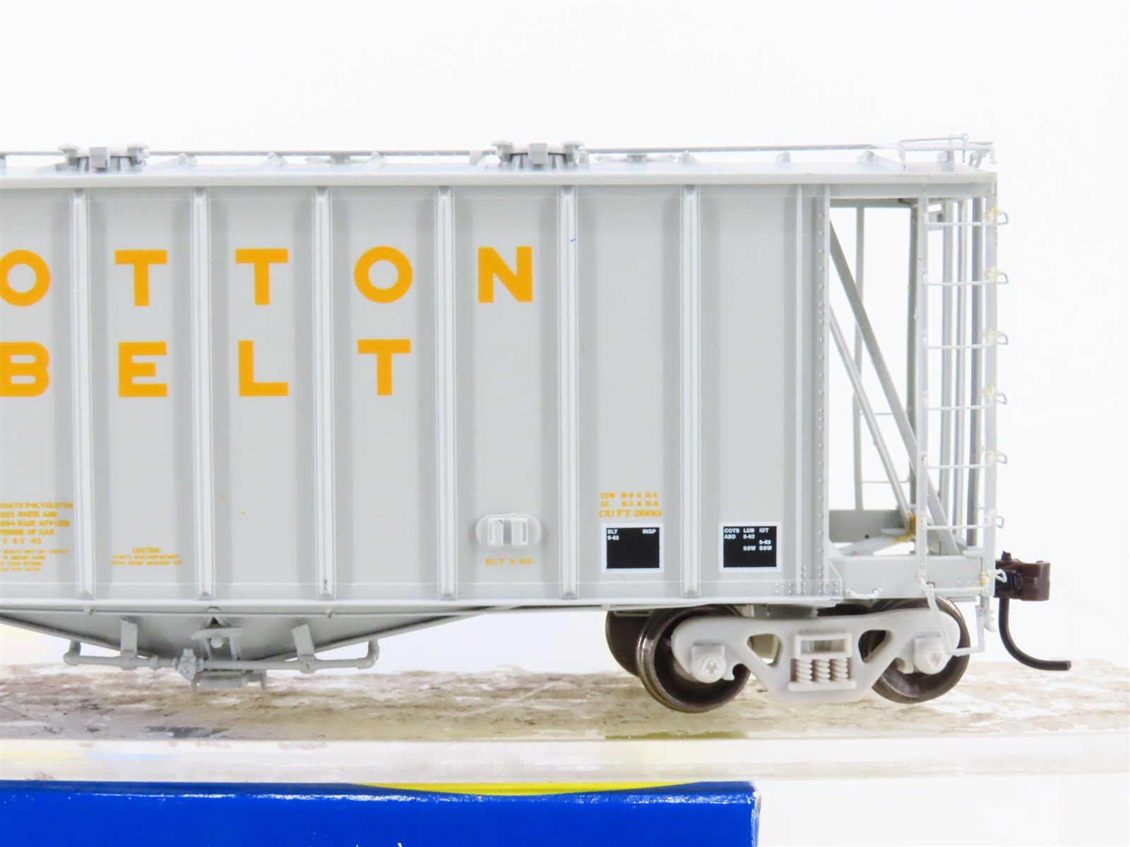 HO Scale Athearn 87506 SSW Cotton Belt 40' Airslide Covered Hopper #79521