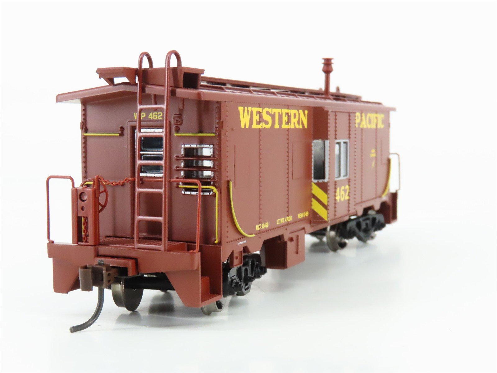 HO Scale Athearn 74701 WP Western Pacific Railroad Bay Window Caboose #462
