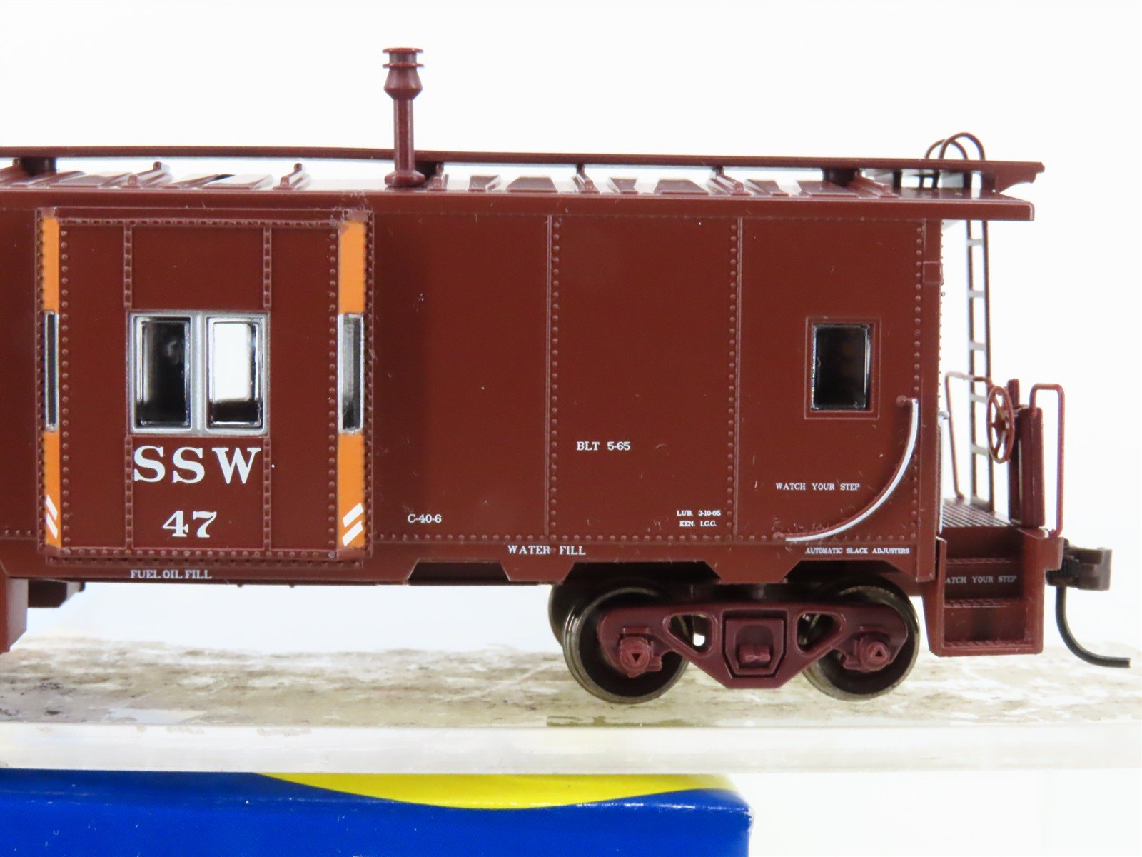 HO Scale Athearn 74698 SSW Cotton Belt Route Bay Window Caboose #47