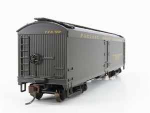 HO Scale Athearn 92557 PFE Pacific Fruit Express Railroad 50' Reefer #557