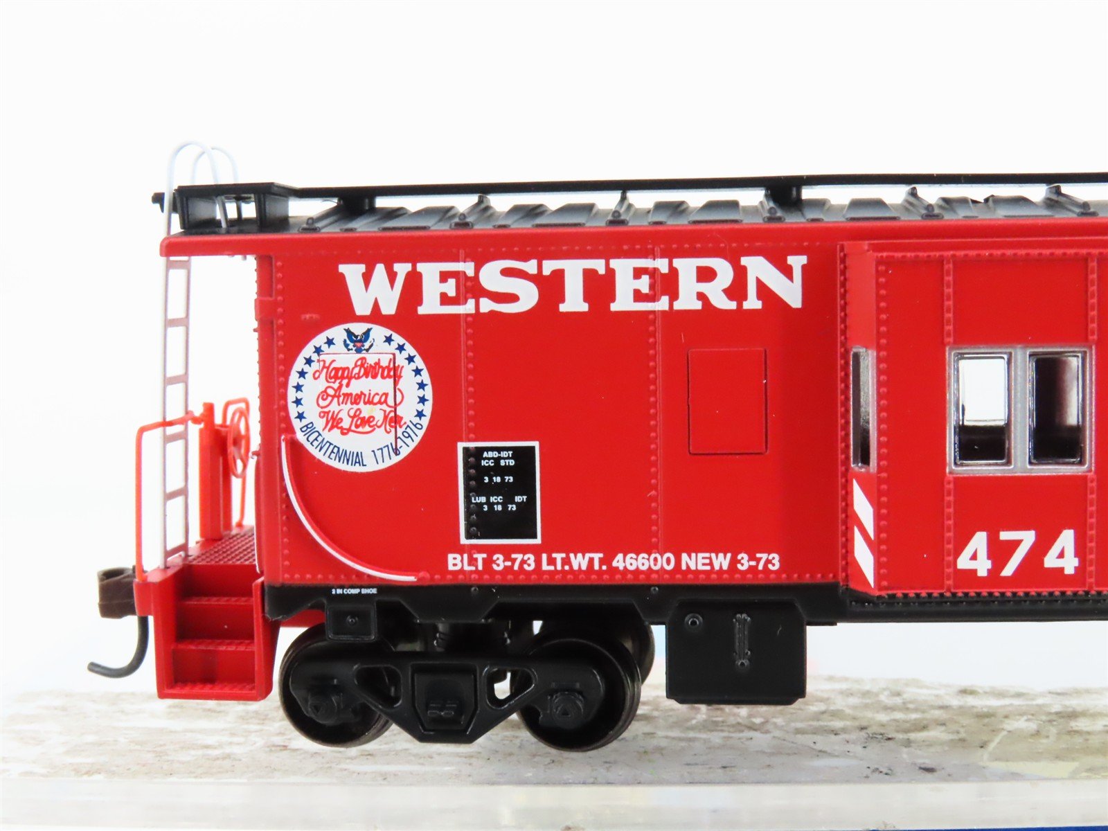 HO Scale Athearn 7463 WP Western Pacific Railroad Bay Window Caboose #474