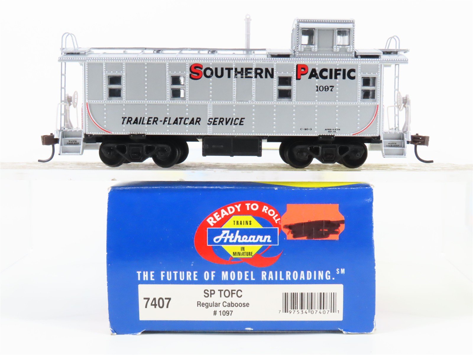HO Scale Athearn 7407 SP Southern Pacific Railroad TOFC Cupola Caboose #1097