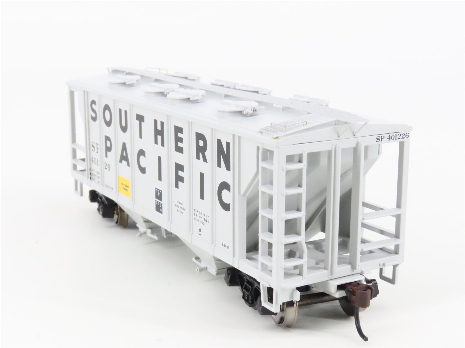 HO Scale Athearn 94410 SP Southern Pacific Railroad 2-Bay Covered Hopper #401226