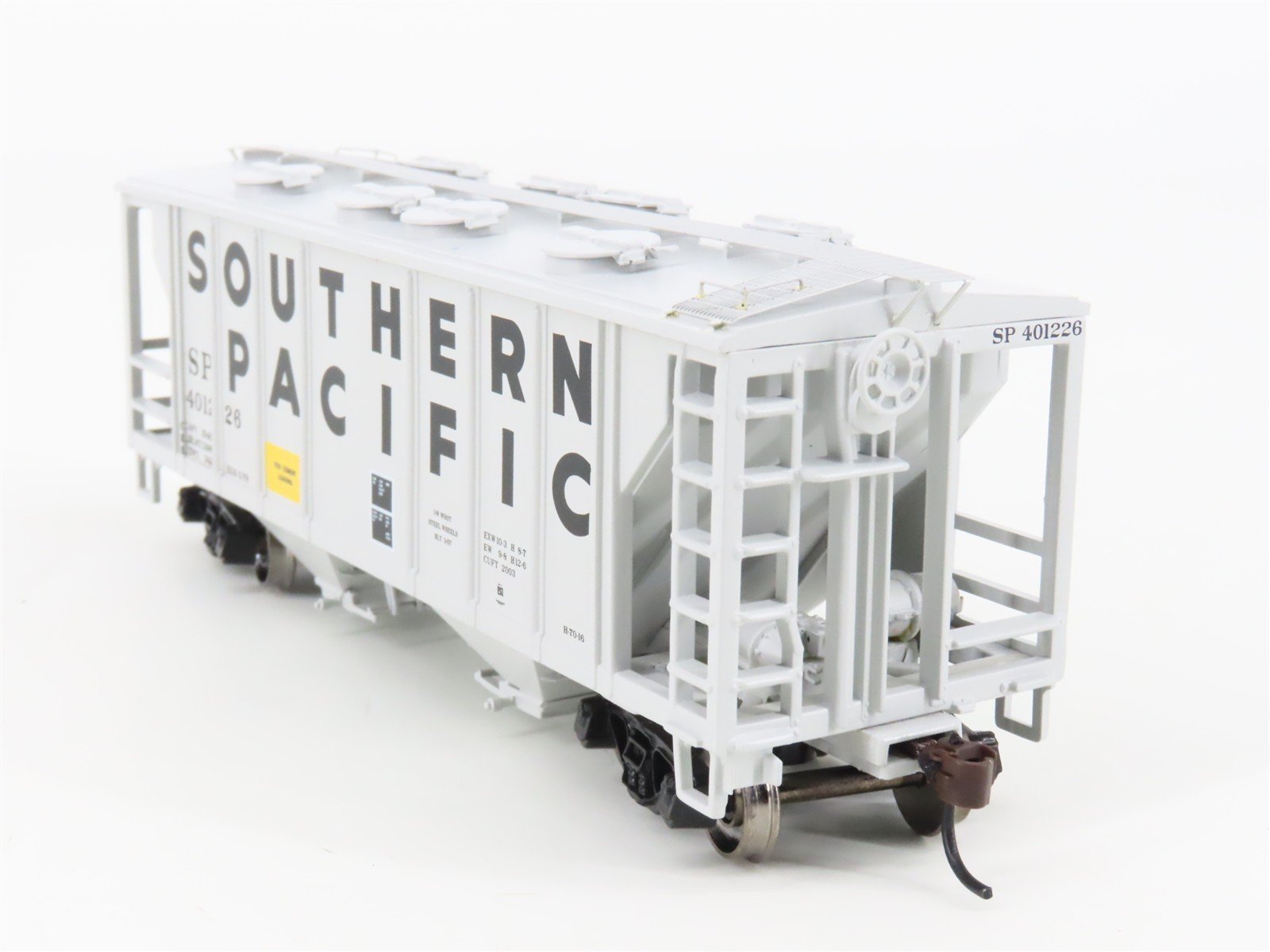 HO Scale Athearn 94410 SP Southern Pacific Railroad 2-Bay Covered Hopper #401226