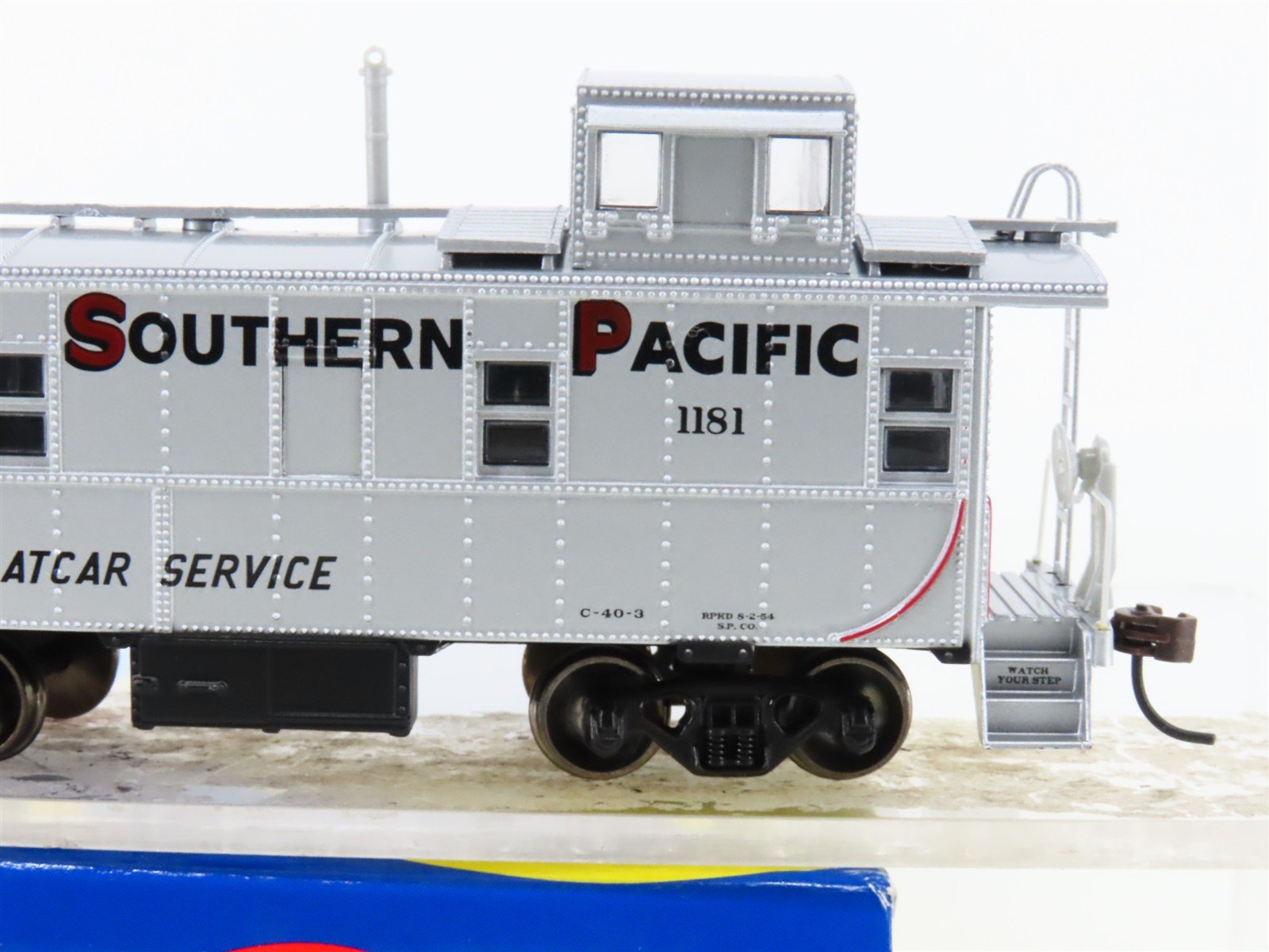 HO Scale Athearn 74178 SP Southern Pacific Railroad TOFC Cupola Caboose #1181