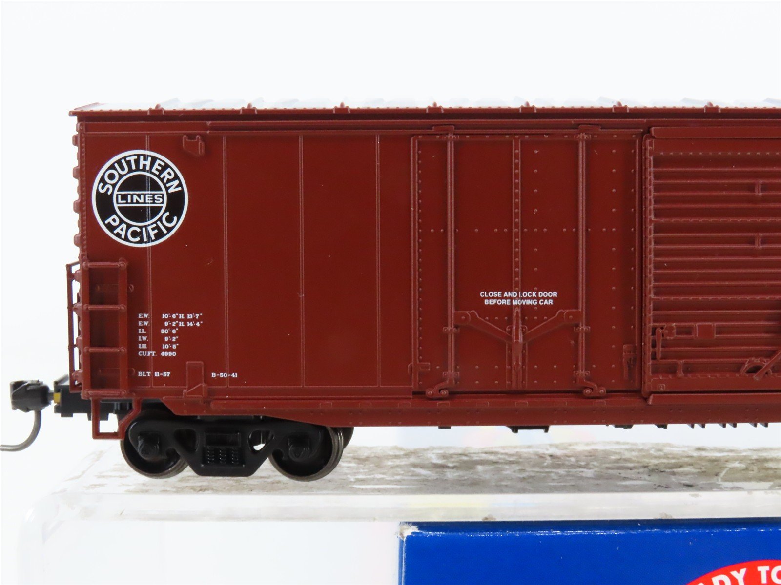 HO Scale Athearn 91235 SP Southern Pacific 50' Combination Door Box Car #215240