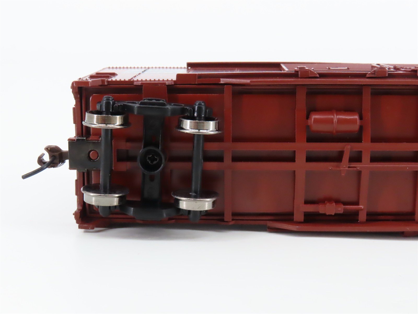 HO Scale Athearn 92424 WP Western Pacific Railroad 50' Double Door Box Car #3008