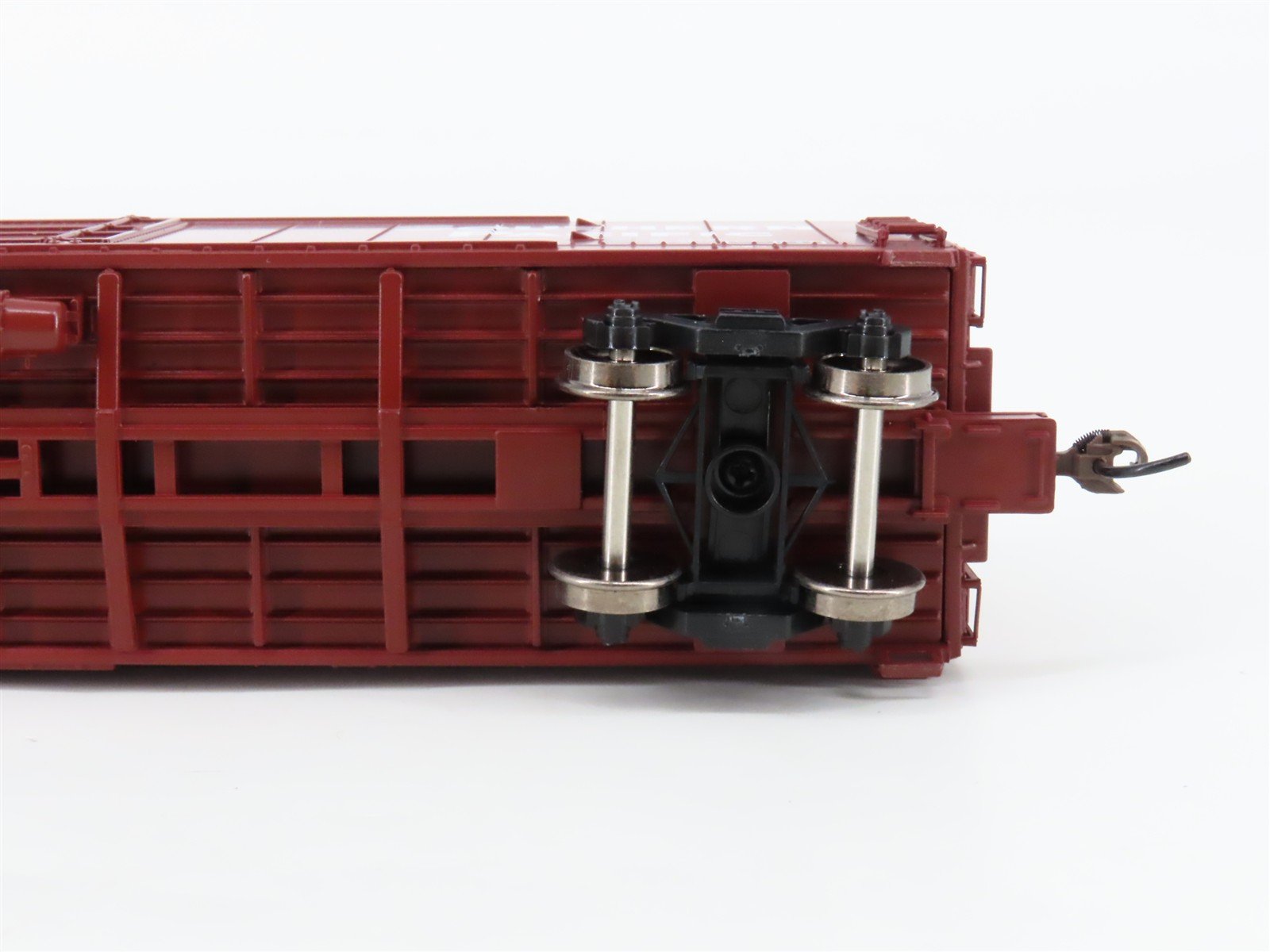 HO Scale Athearn ATH71021 SP Southern Pacific 50' Plug Door Box Car #661110