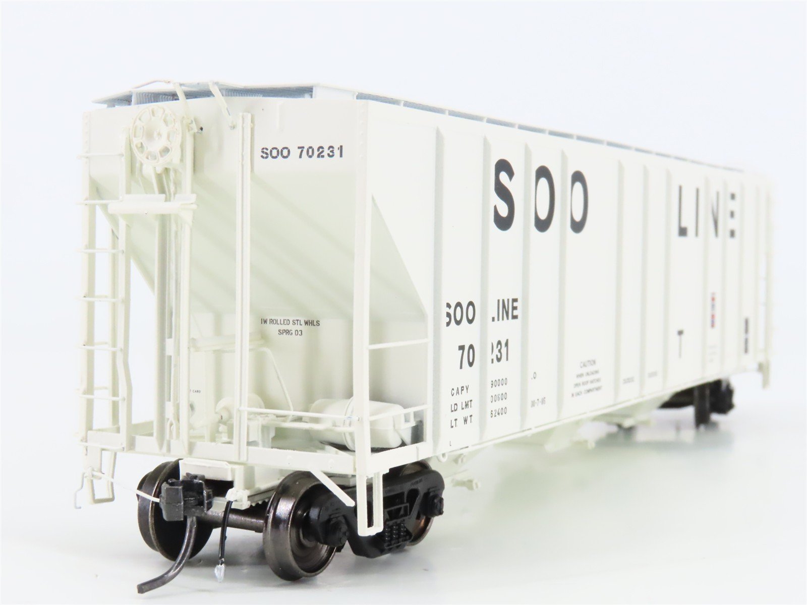 HO Scale ExactRail Platinum EP-80190-1 SOO Line 3-Bay Covered Hopper #70231