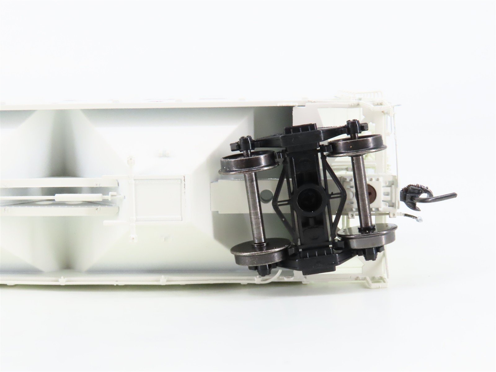 HO Scale ExactRail Platinum EP-80190-1 SOO Line 3-Bay Covered Hopper #70231