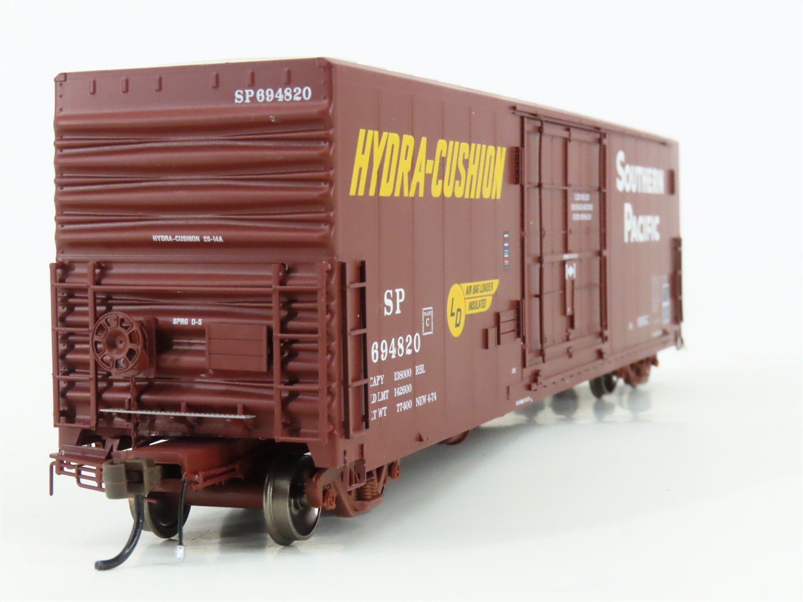HO Athearn Genesis ATHG26829 SP Southern Pacific 50' Plug Door Box Car #694820