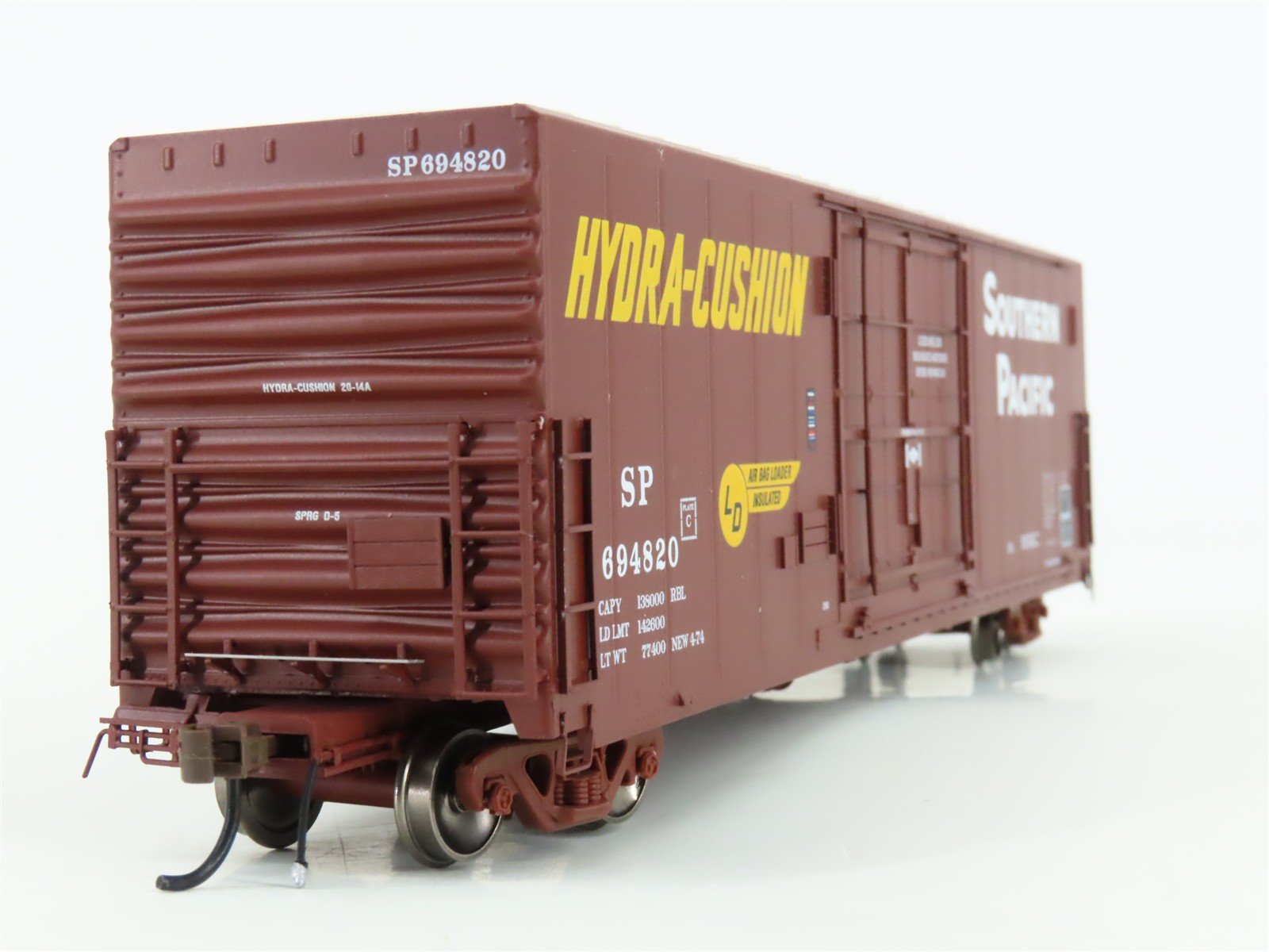 HO Athearn Genesis ATHG26829 SP Southern Pacific 50' Plug Door Box Car #694820