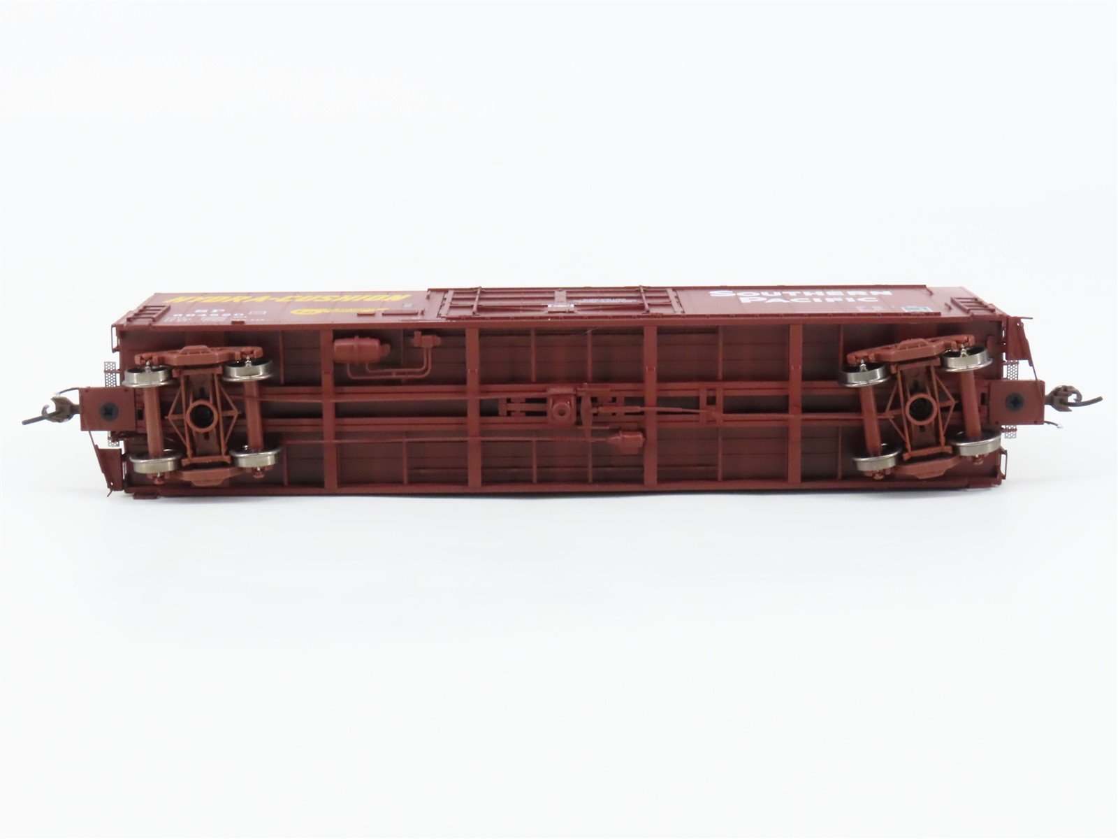 HO Athearn Genesis ATHG26829 SP Southern Pacific 50' Plug Door Box Car #694820