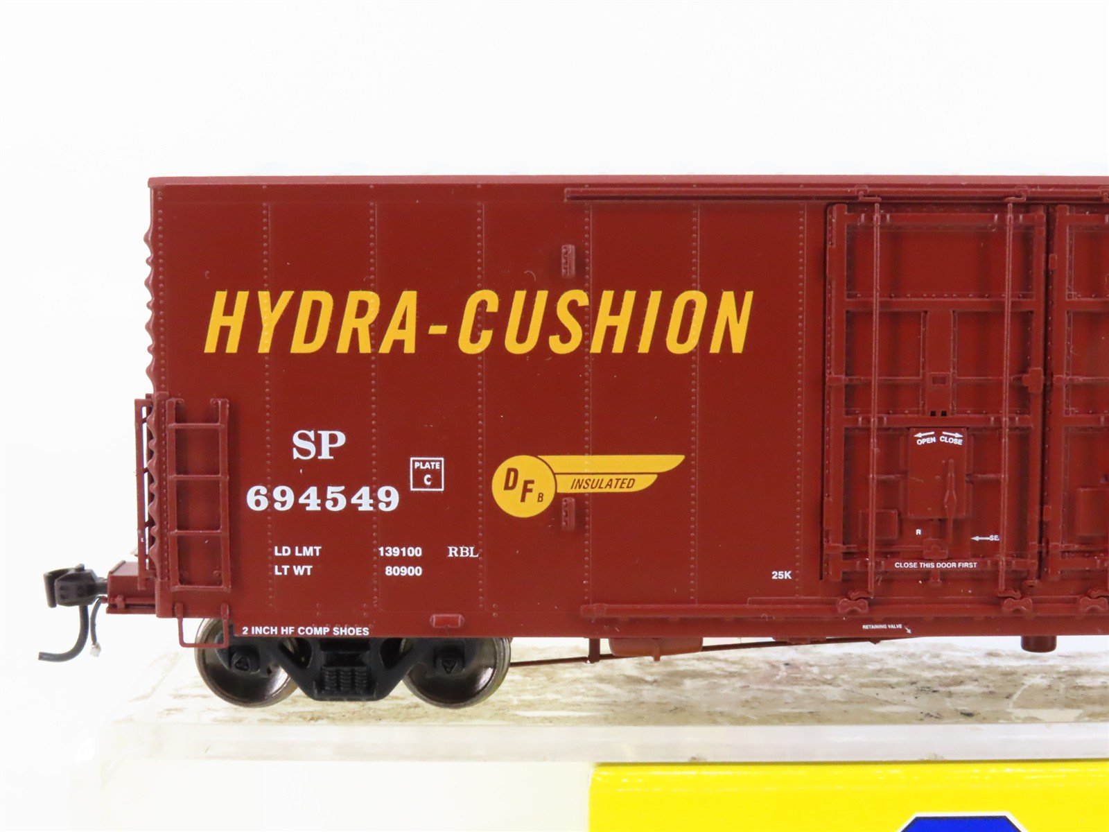 HO Athearn Genesis G4364 SP Southern Pacific 50' Plug Doors Box Car #694549