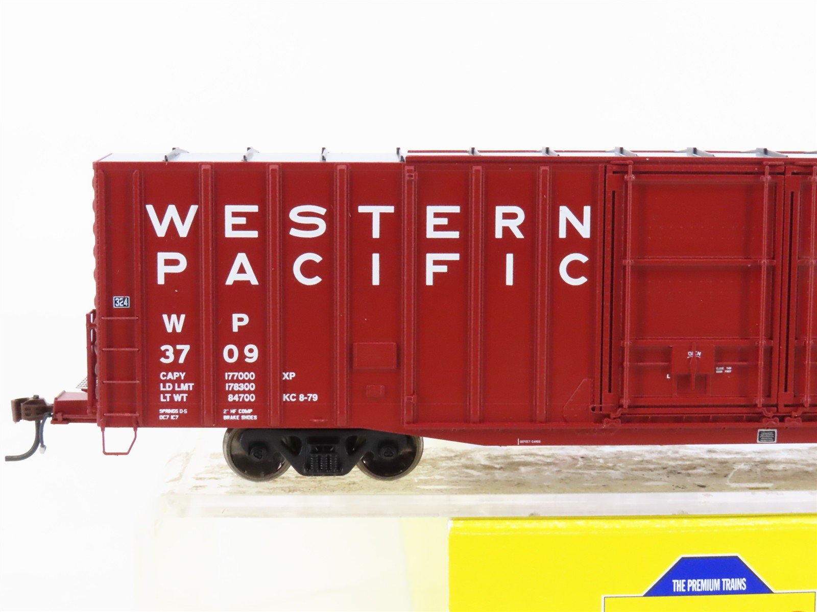HO Scale Athearn Genesis G4535 WP Western Pacific 60' Auto Parts Box Car #3709