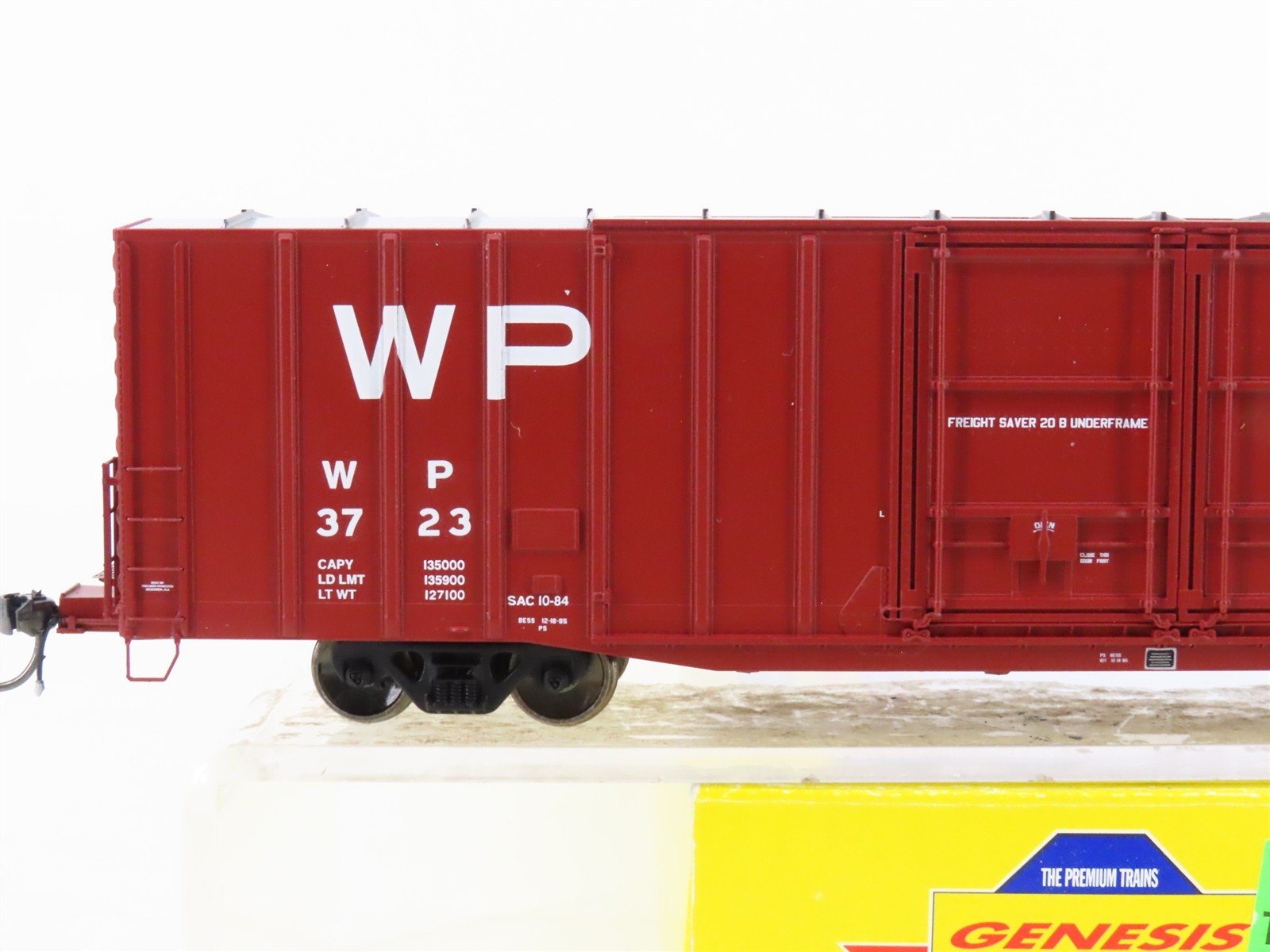 HO Scale Athearn Genesis G4533 WP Western Pacific 60' Auto Parts Box Car #3723