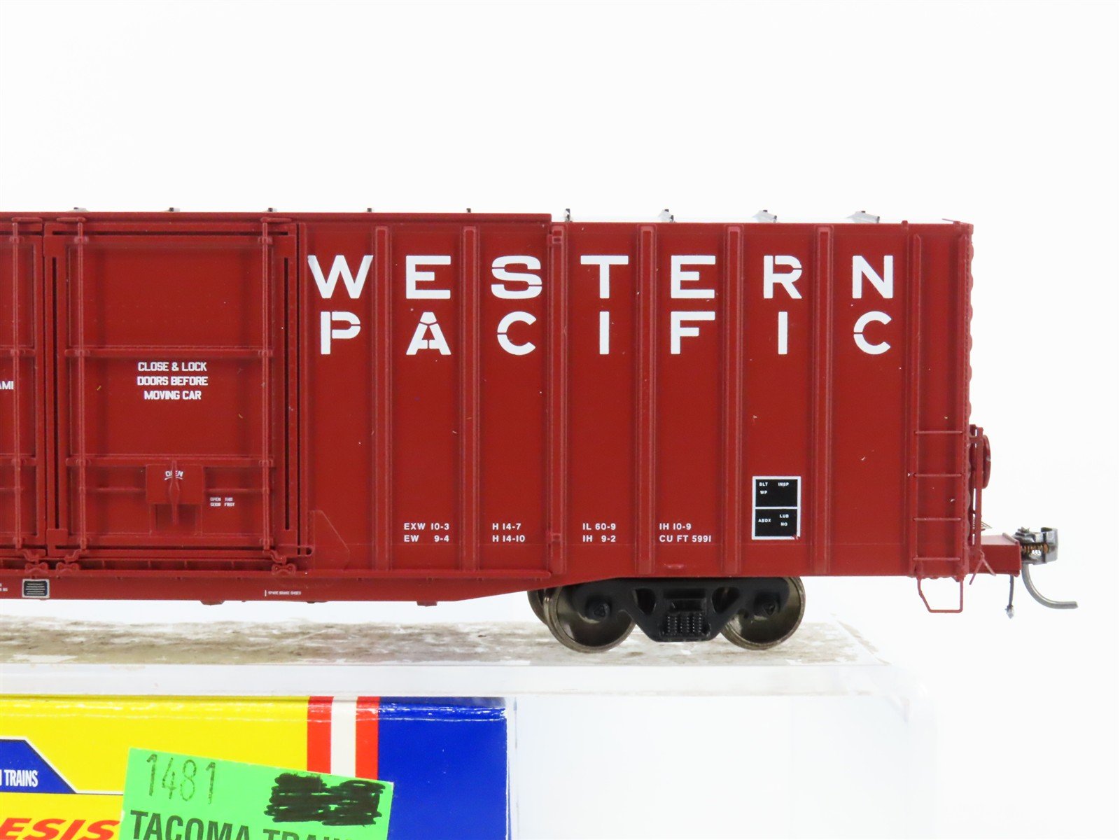 HO Scale Athearn Genesis G4533 WP Western Pacific 60' Auto Parts Box Car #3723