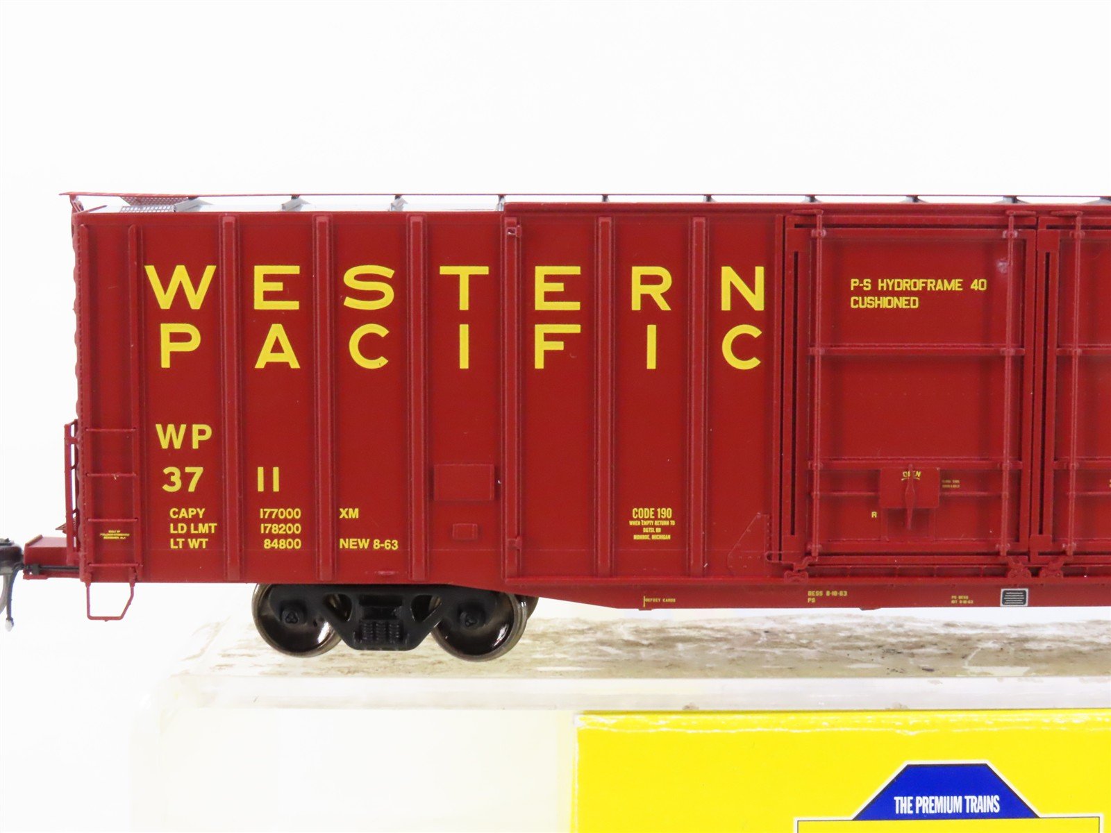 HO Scale Athearn Genesis G4516 WP Western Pacific 60' Auto Parts Box Car #3711