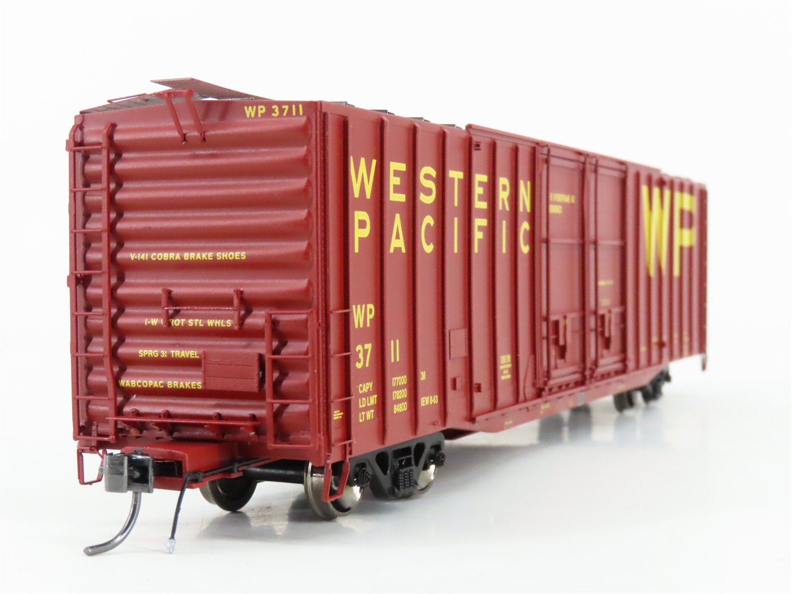 HO Scale Athearn Genesis G4516 WP Western Pacific 60' Auto Parts Box Car #3711