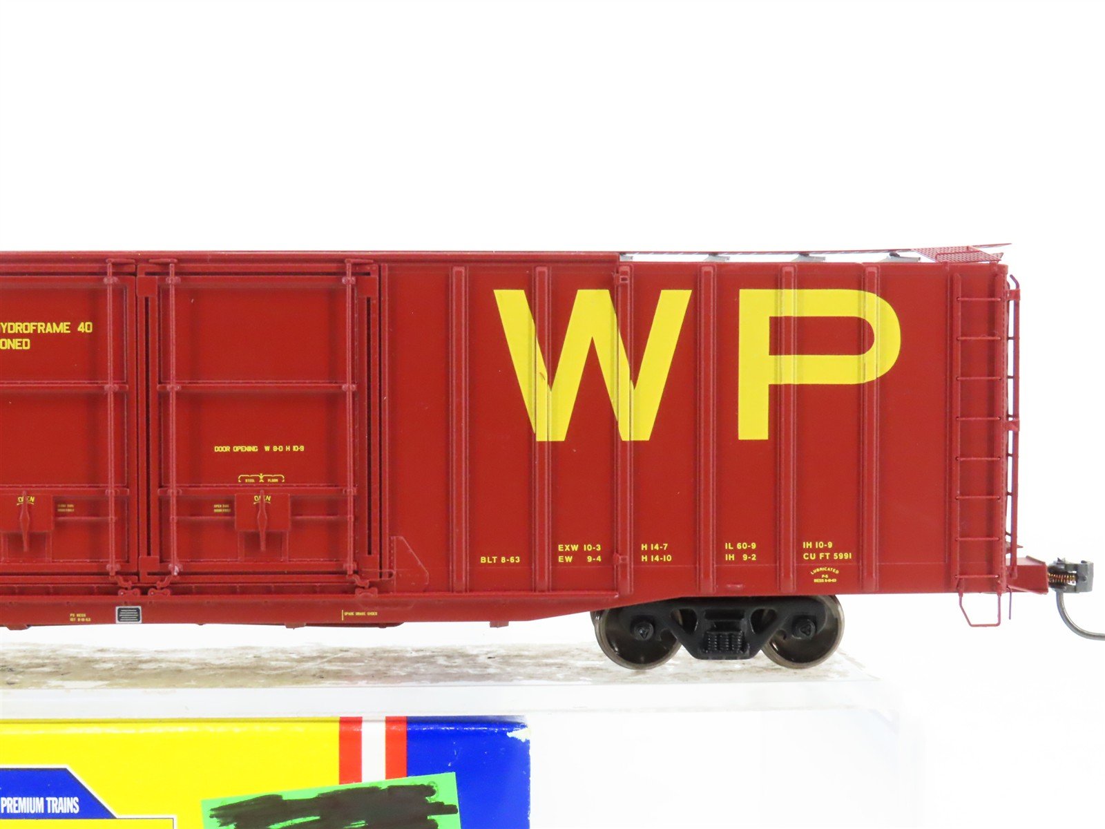 HO Scale Athearn Genesis G4517 WP Western Pacific 60' Auto Parts Box Car #3705