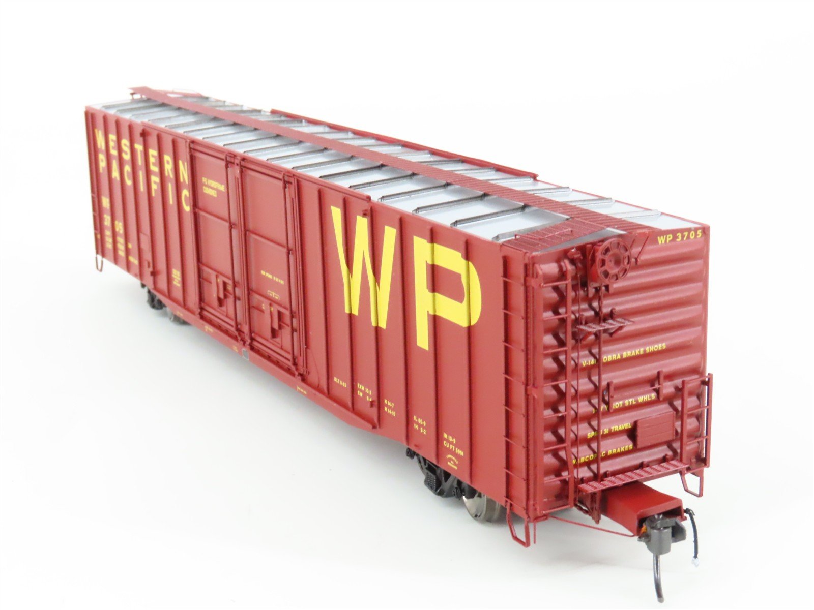 HO Scale Athearn Genesis G4517 WP Western Pacific 60' Auto Parts Box Car #3705