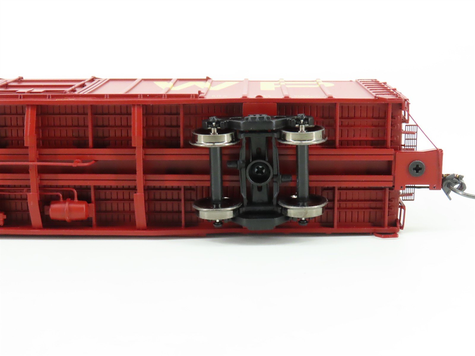 HO Scale Athearn Genesis G4517 WP Western Pacific 60' Auto Parts Box Car #3705