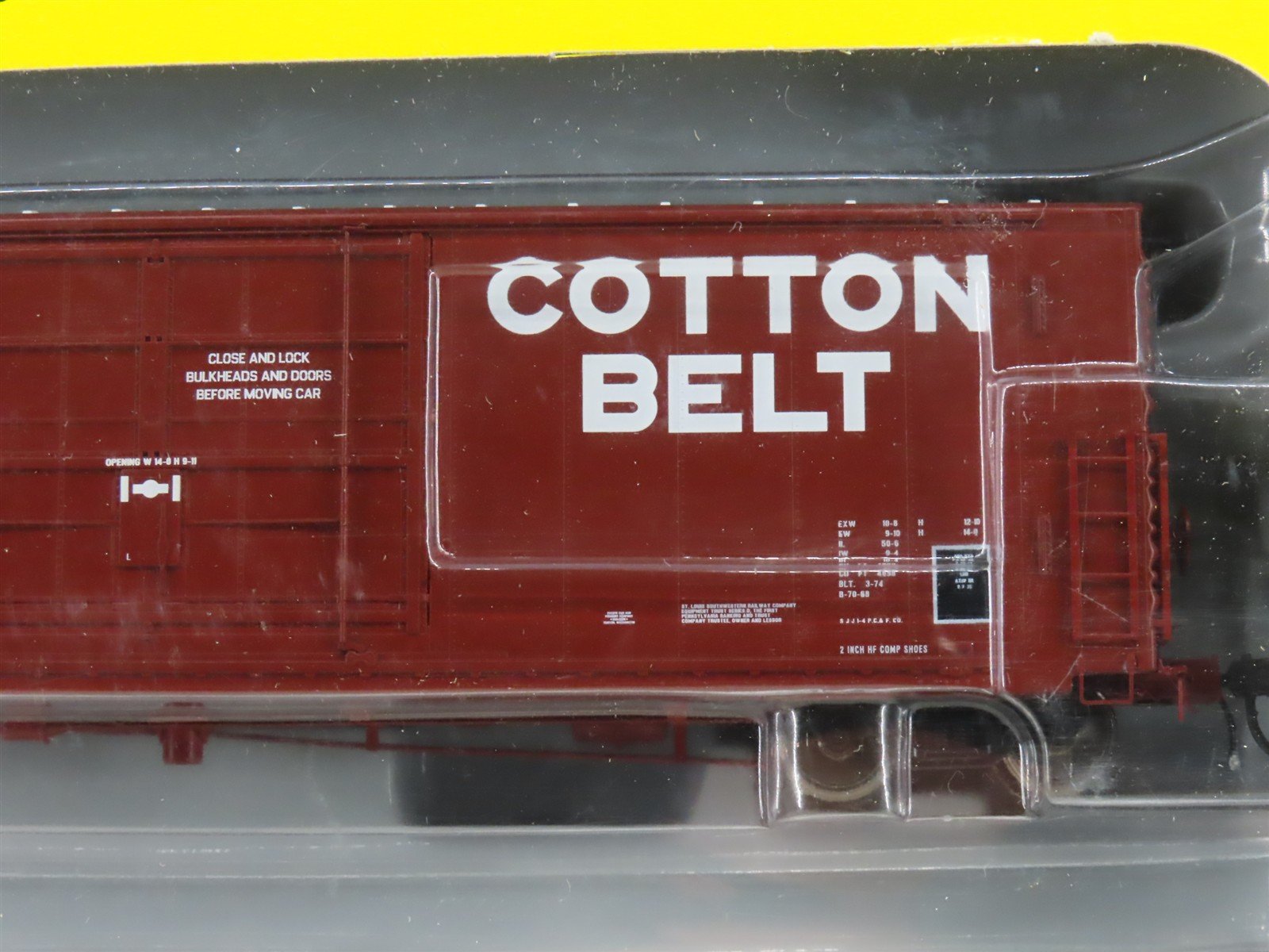 HO Athearn Genesis G4383 SSW Cotton Belt 50' Plug Door Box Car #23742 - Sealed