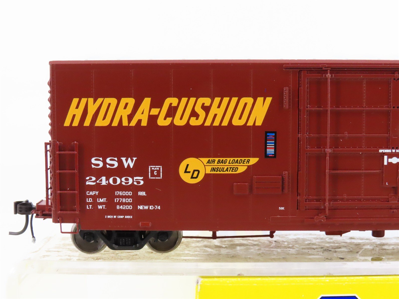 HO Scale Athearn Genesis G4384 SSW Cotton Belt 50' Plug Door Box Car #24095
