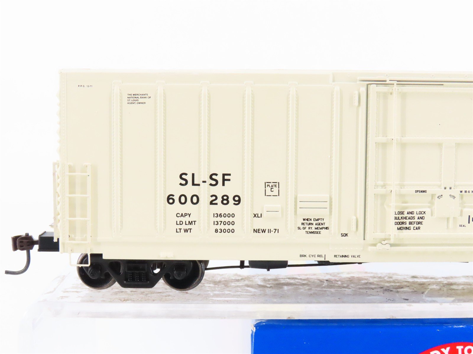 HO Scale Athearn 88908 SL-SF Frisco Railroad 50' Plug Door Box Car #600289