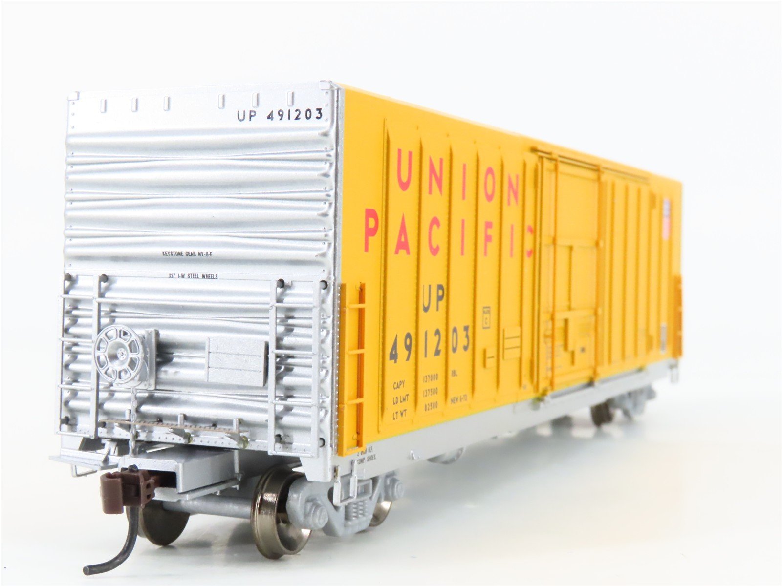 HO Scale Athearn 88912 UP Union Pacific Railroad 50' Plug Door Box Car #491203