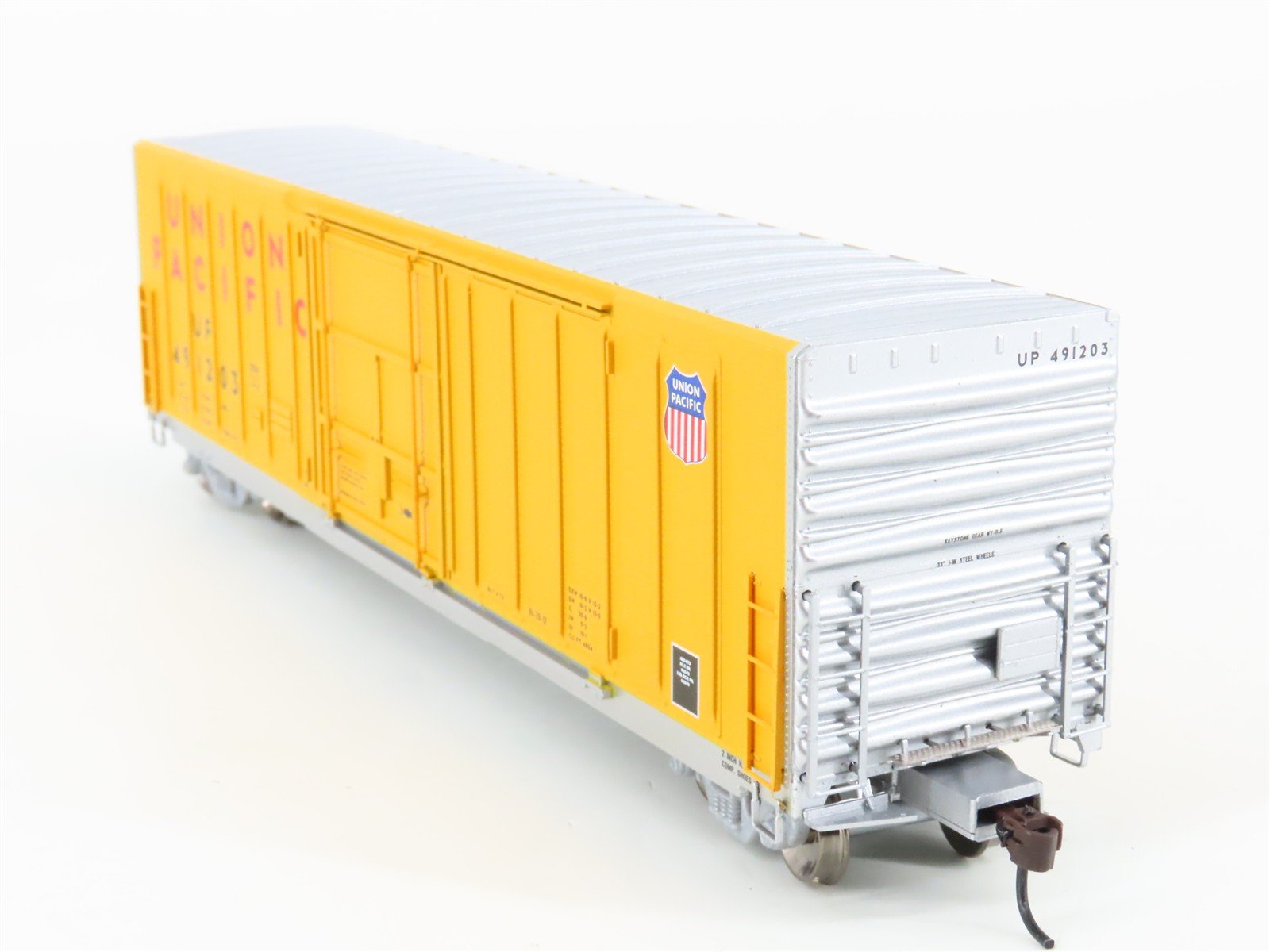 HO Scale Athearn 88912 UP Union Pacific Railroad 50' Plug Door Box Car #491203